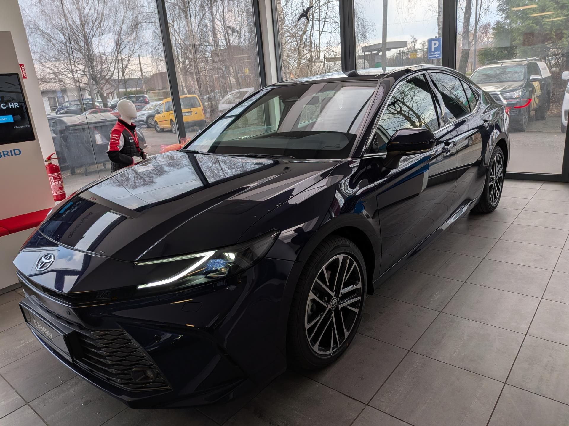 Toyota Camry, Prestige 2.5 Hybrid (230 k) - fotka 3