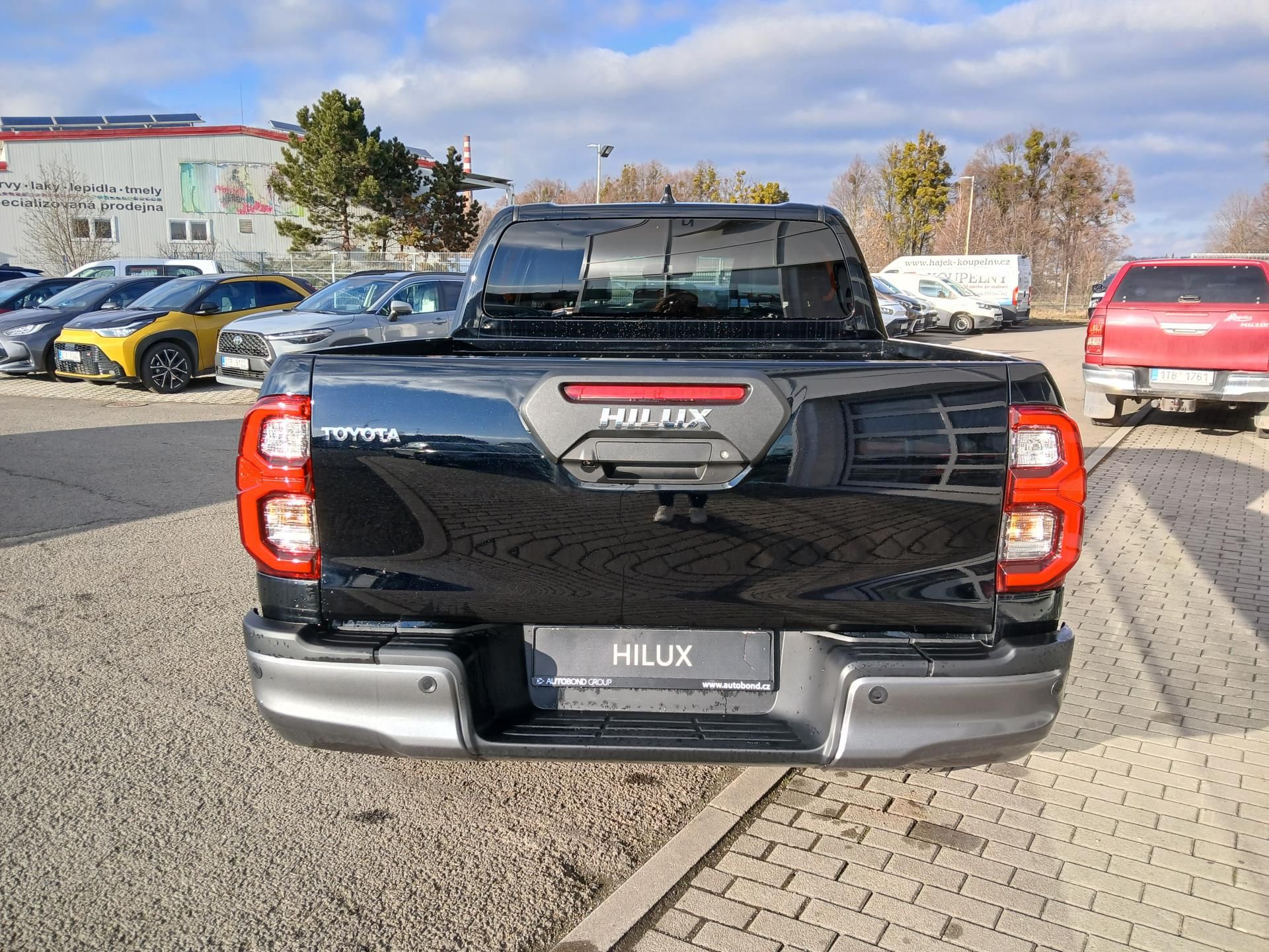 Toyota Hilux, 2.8 D 6st. automat Invincible - fotka 5