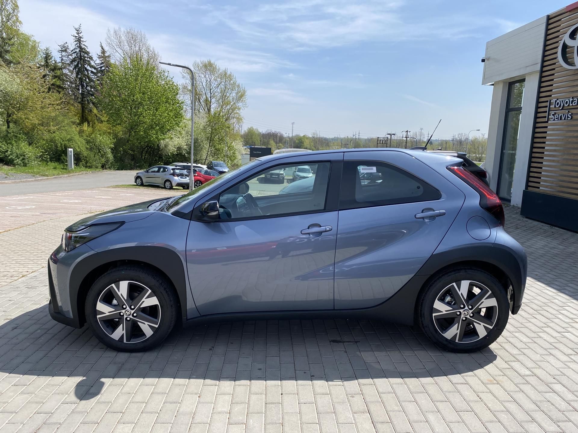 Toyota Aygo, 1.5 HEV COMFORT - fotka 3