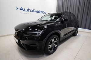 Volvo XC40, 2,0 B4 NAVI KAMERA VÝHŘEV ČR