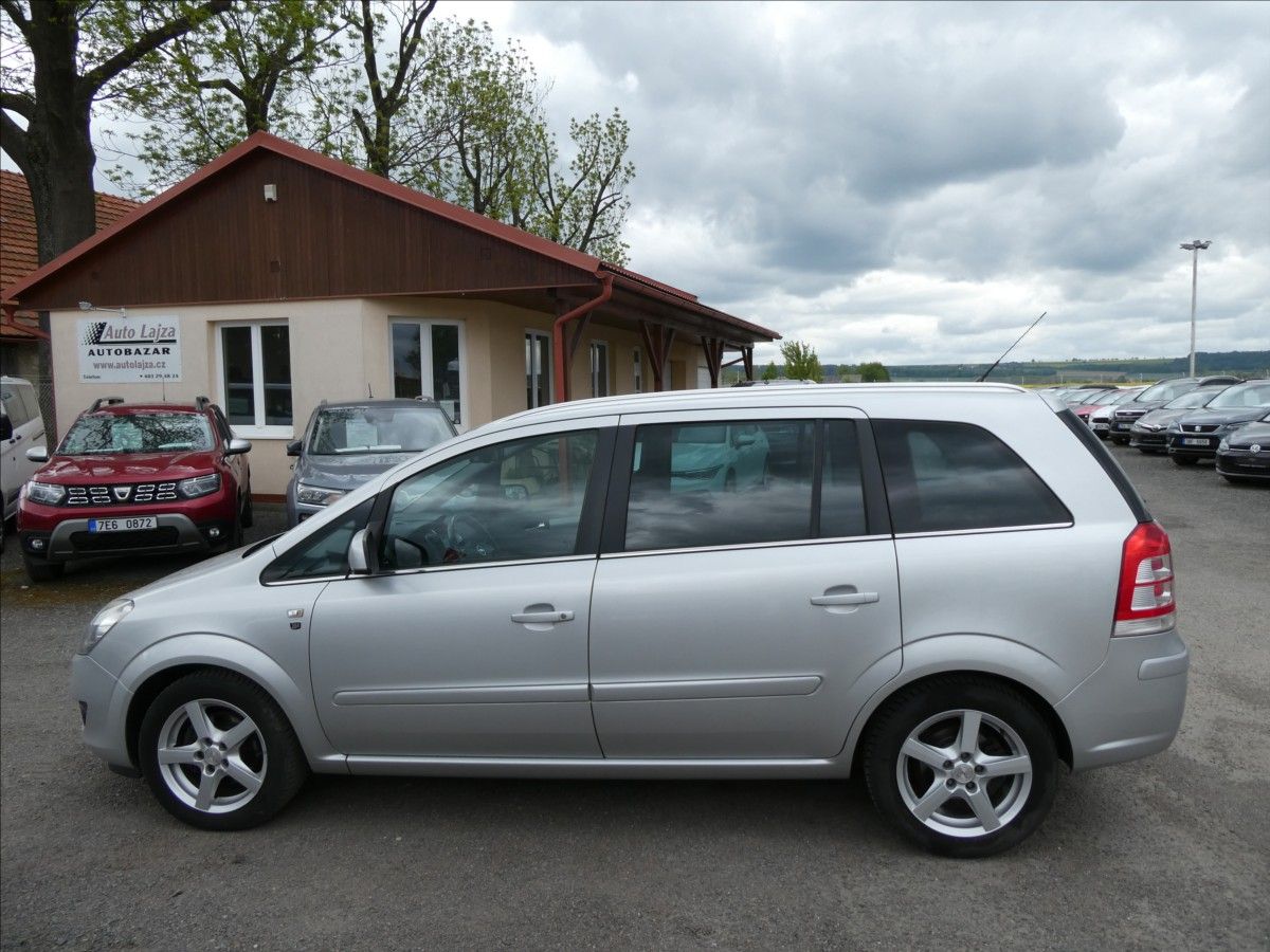Opel Zafira, 1,8 i 16V klima, závěs - fotka 5