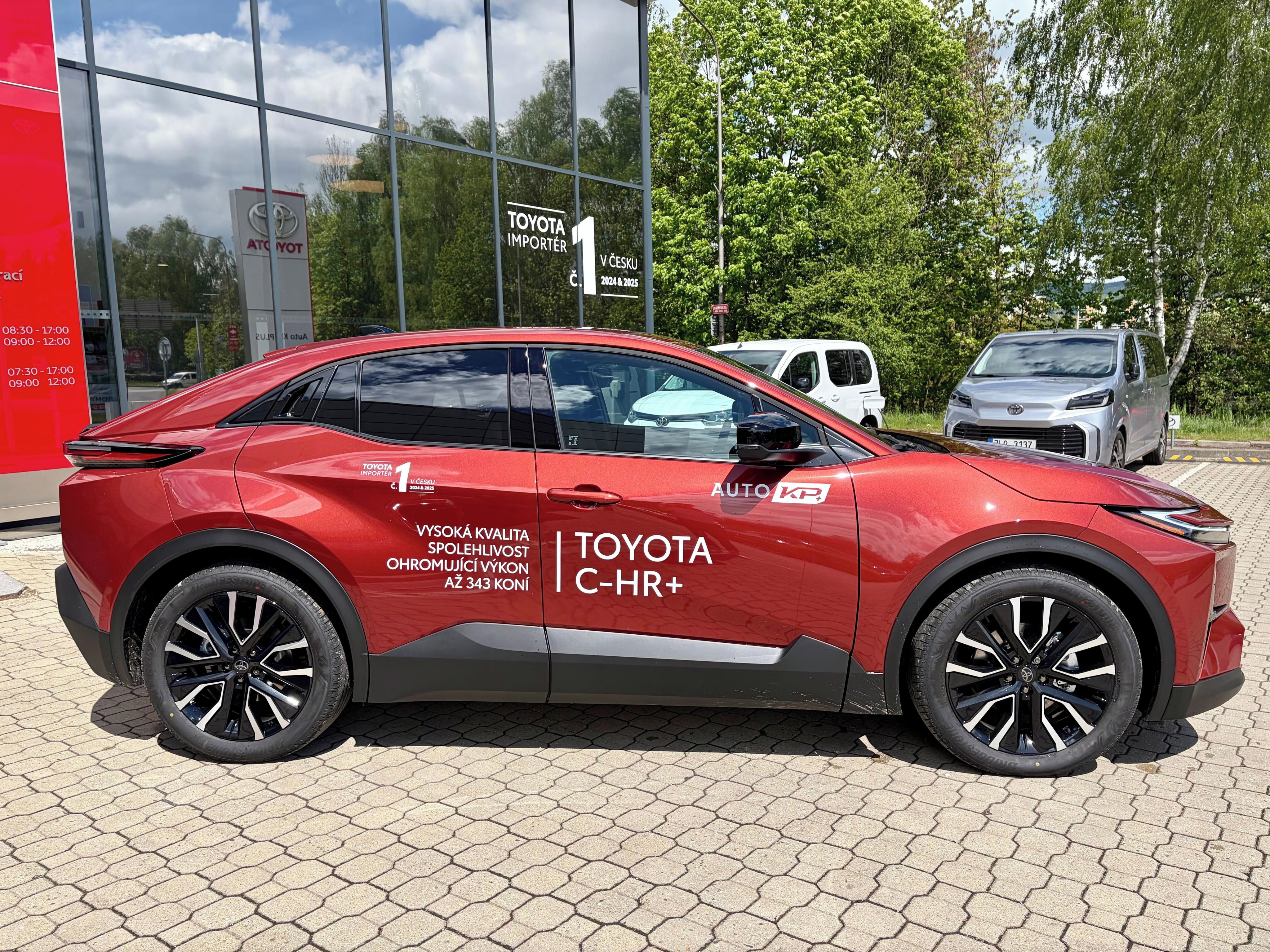 Toyota C-HR, +, 224k Style+Dynamic - fotka 3