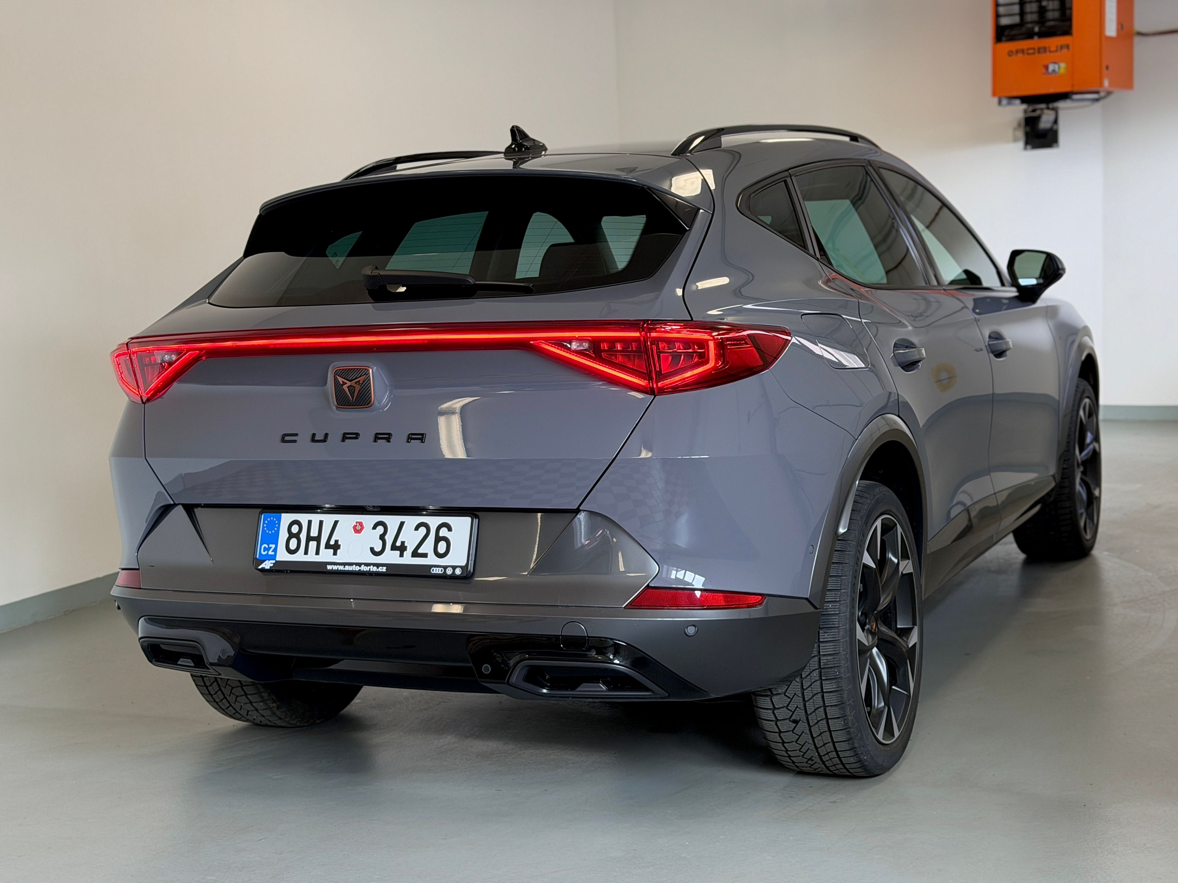 Cupra Formentor, 2,0 TSI DSG 140KW 4x4 čr.1 Maj - fotka 5