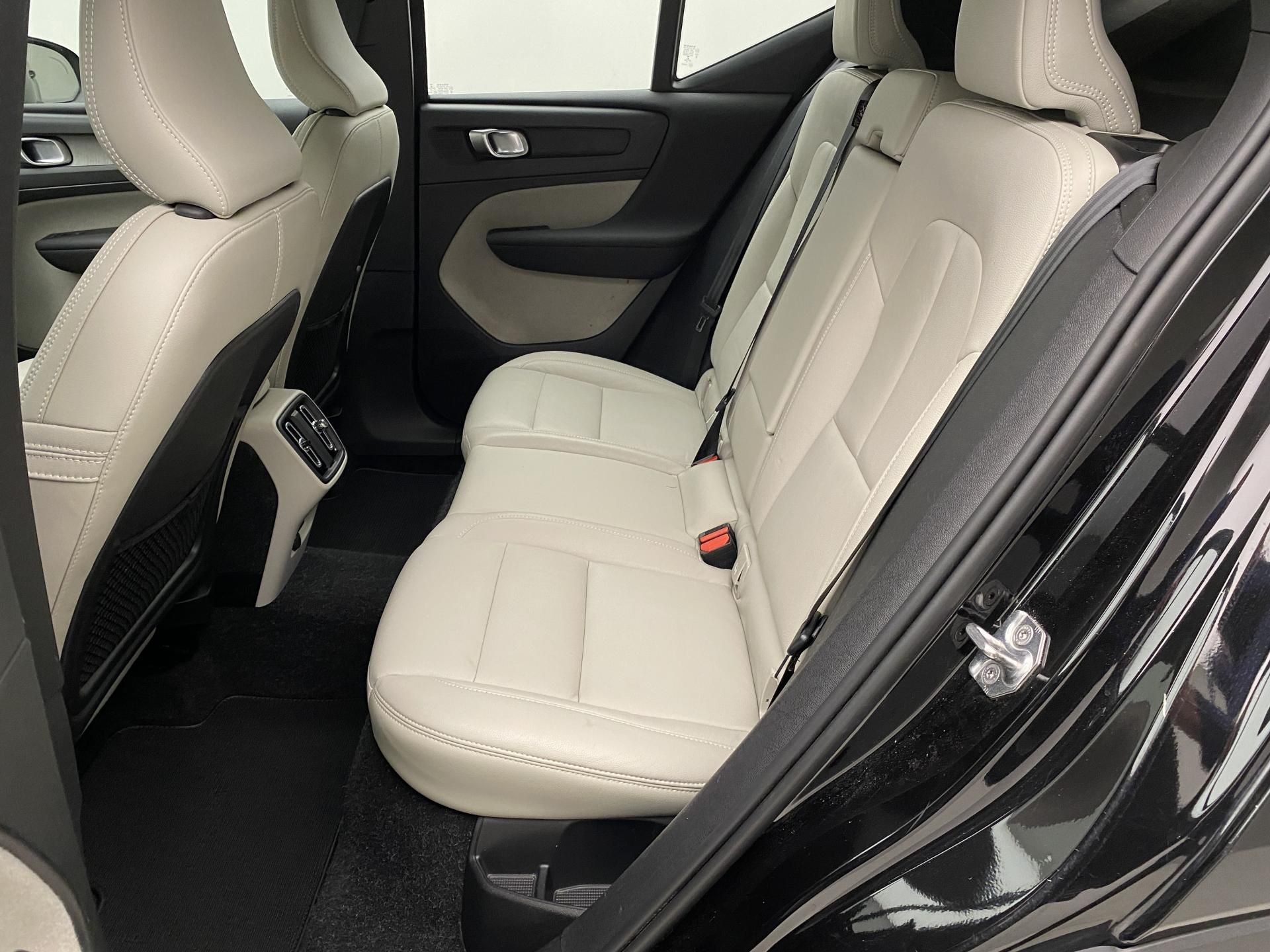 Volvo XC40, D4 AWD INSCRIPTION AUT - fotka 5