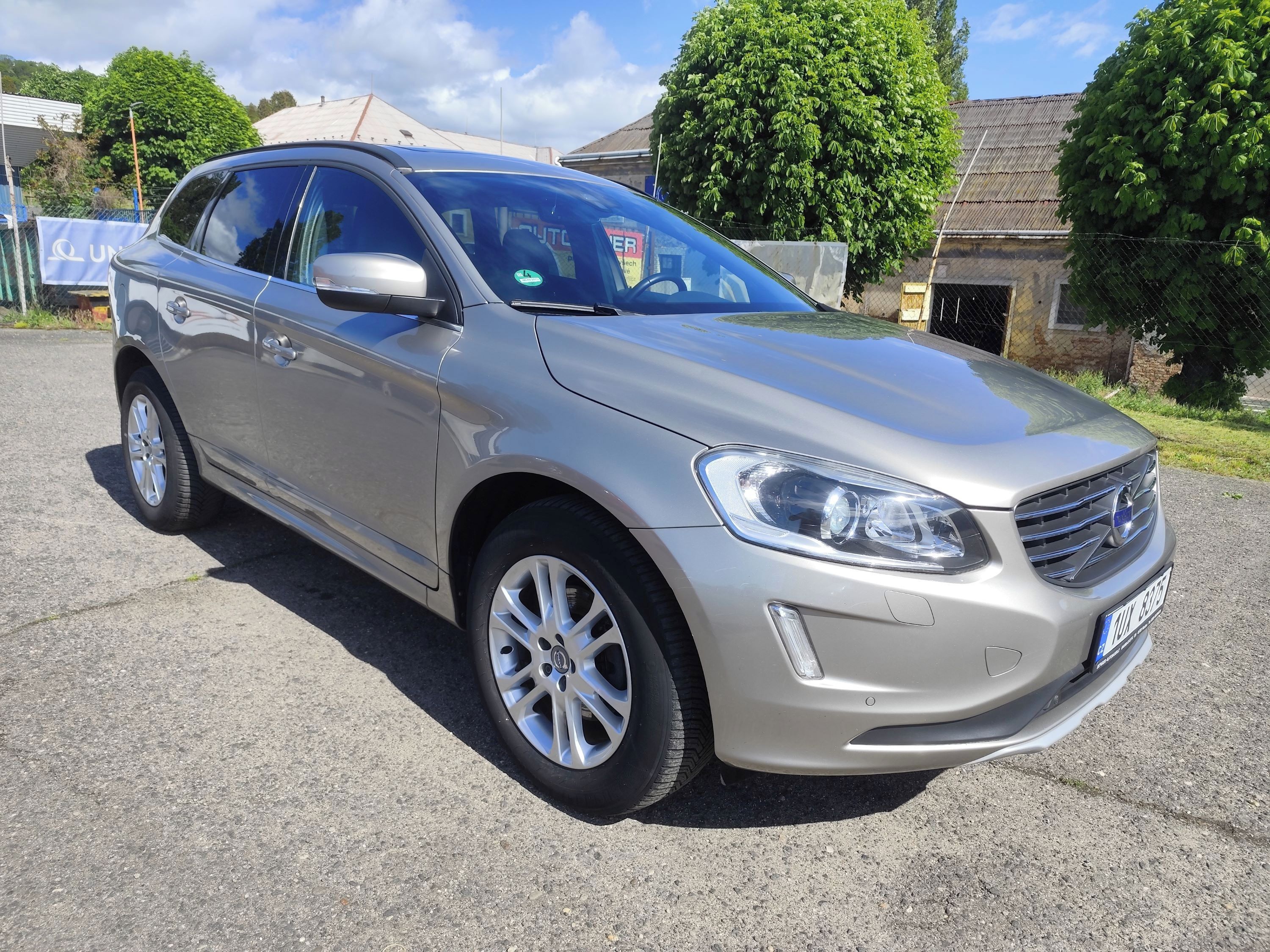 Volvo XC60, AWD.2.4D.140kw.Kamera.Kůže - fotka 4
