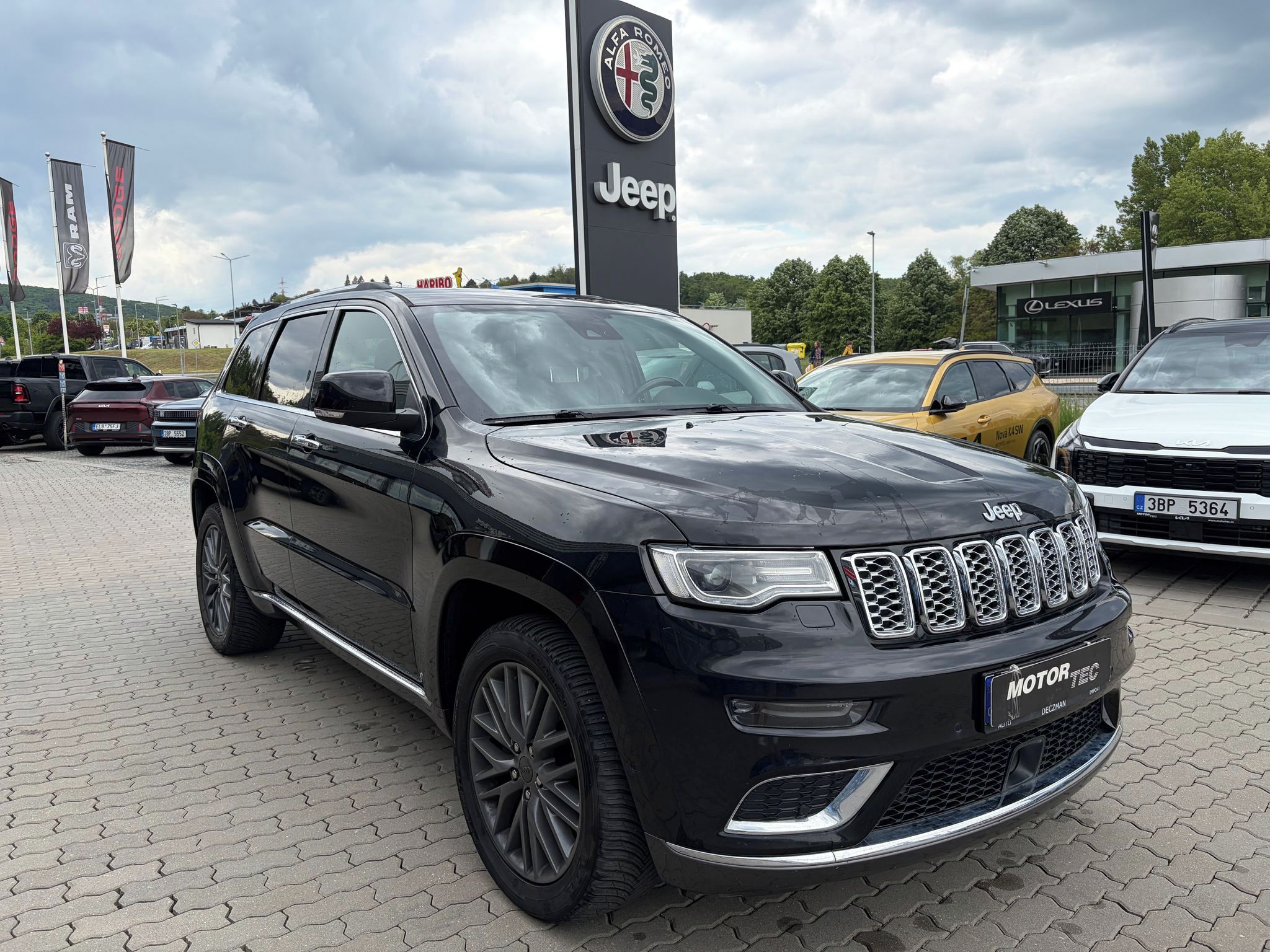 Jeep Grand Cherokee, 5.7 V8 LPG SUMMIT AT8 - fotka 2