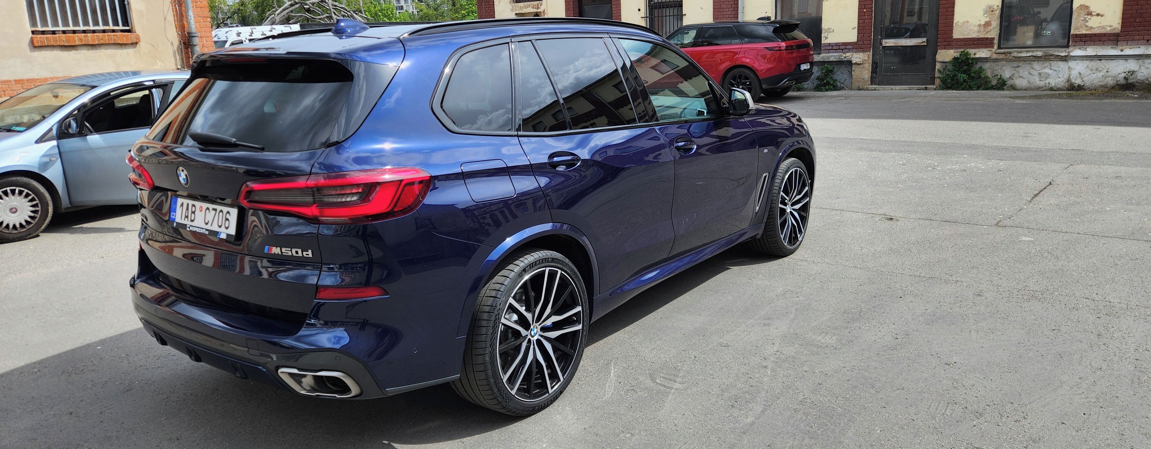 BMW X5, M50d ČR INDIVIDUAL M-SPORT TAŽ - fotka 6