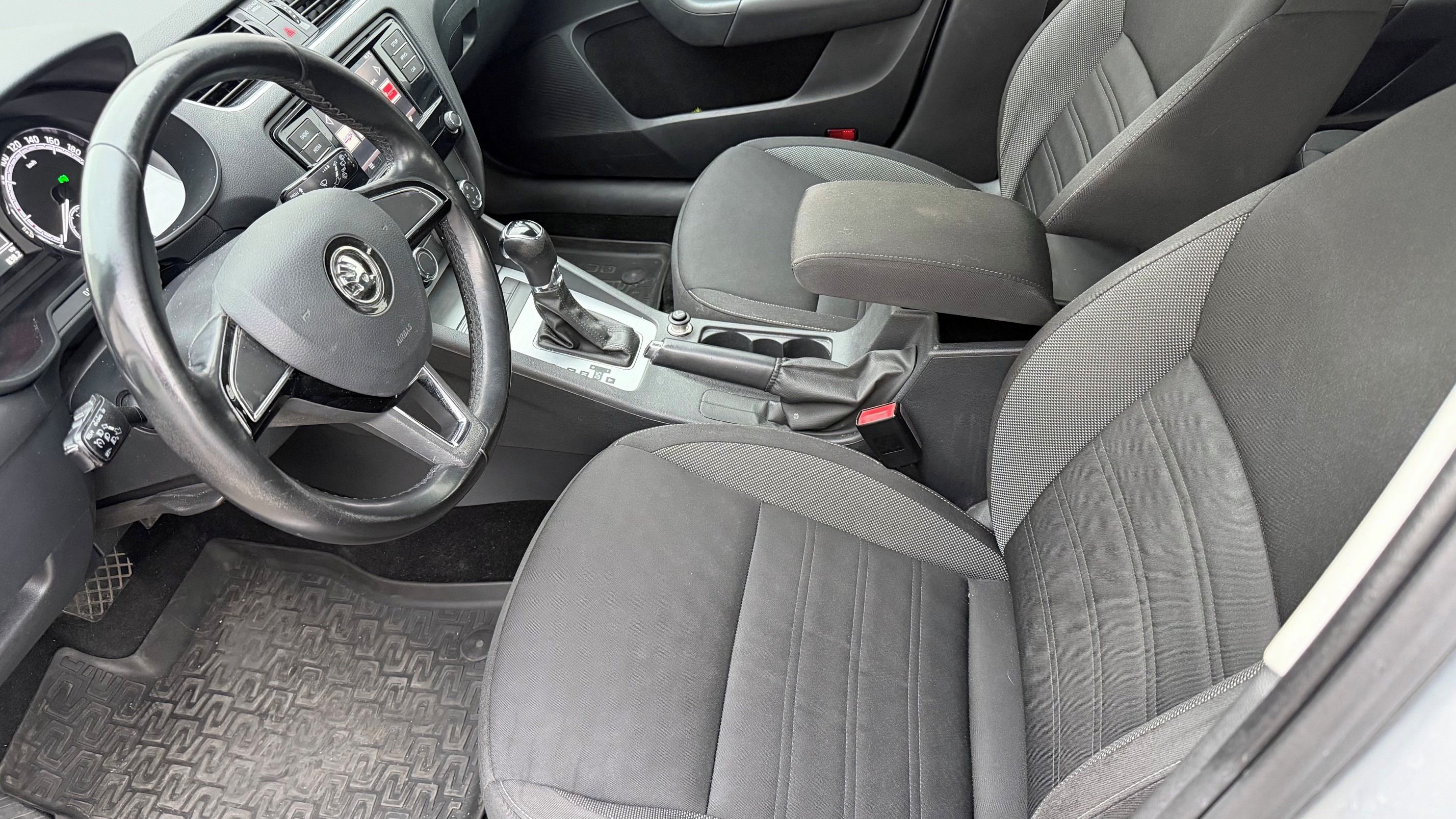 Škoda Octavia, 1,6 TDI,85KW - fotka 5