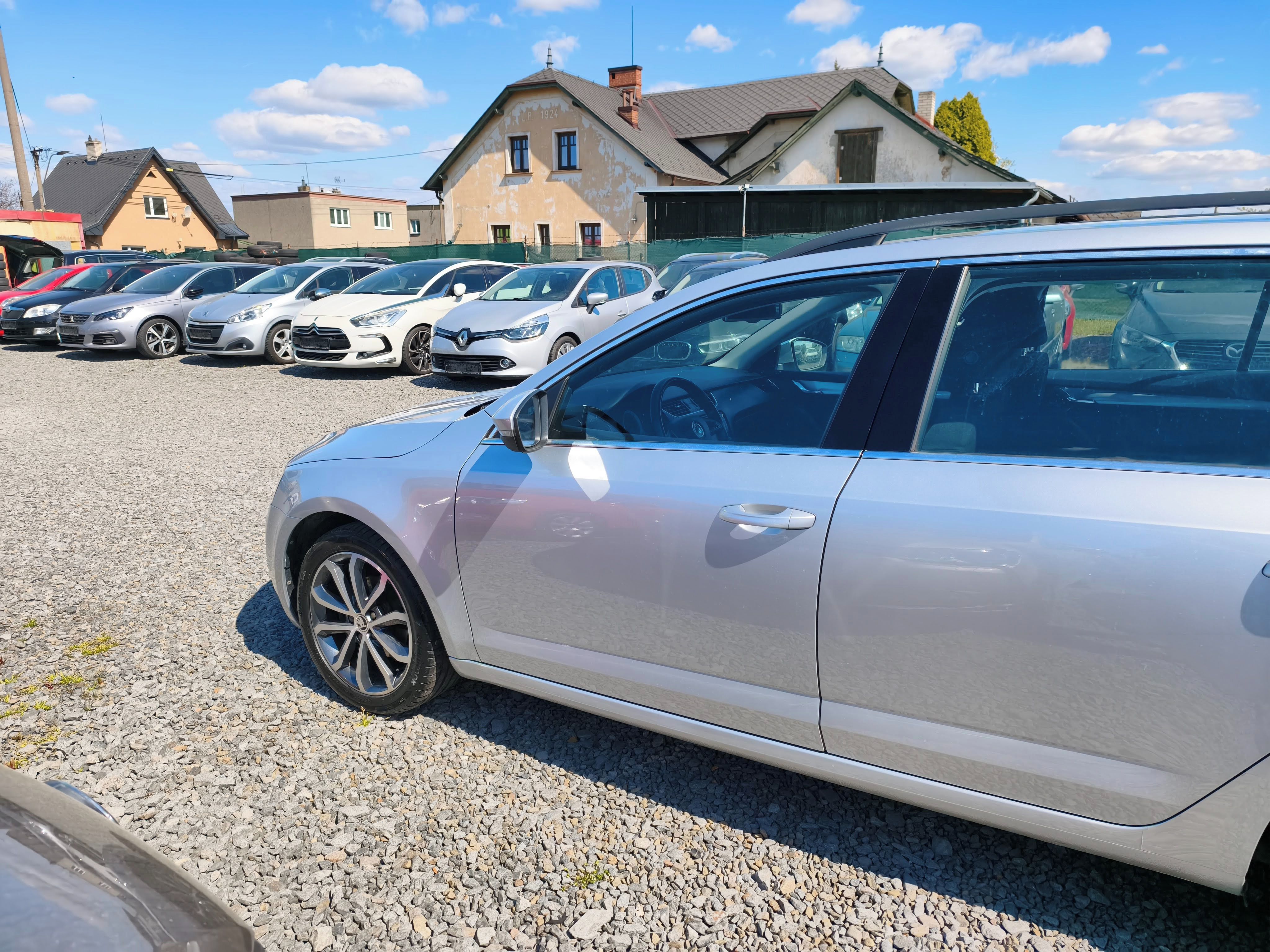 Škoda Octavia, 1.6 TDI Navi, Klima, Tempomat - fotka 2