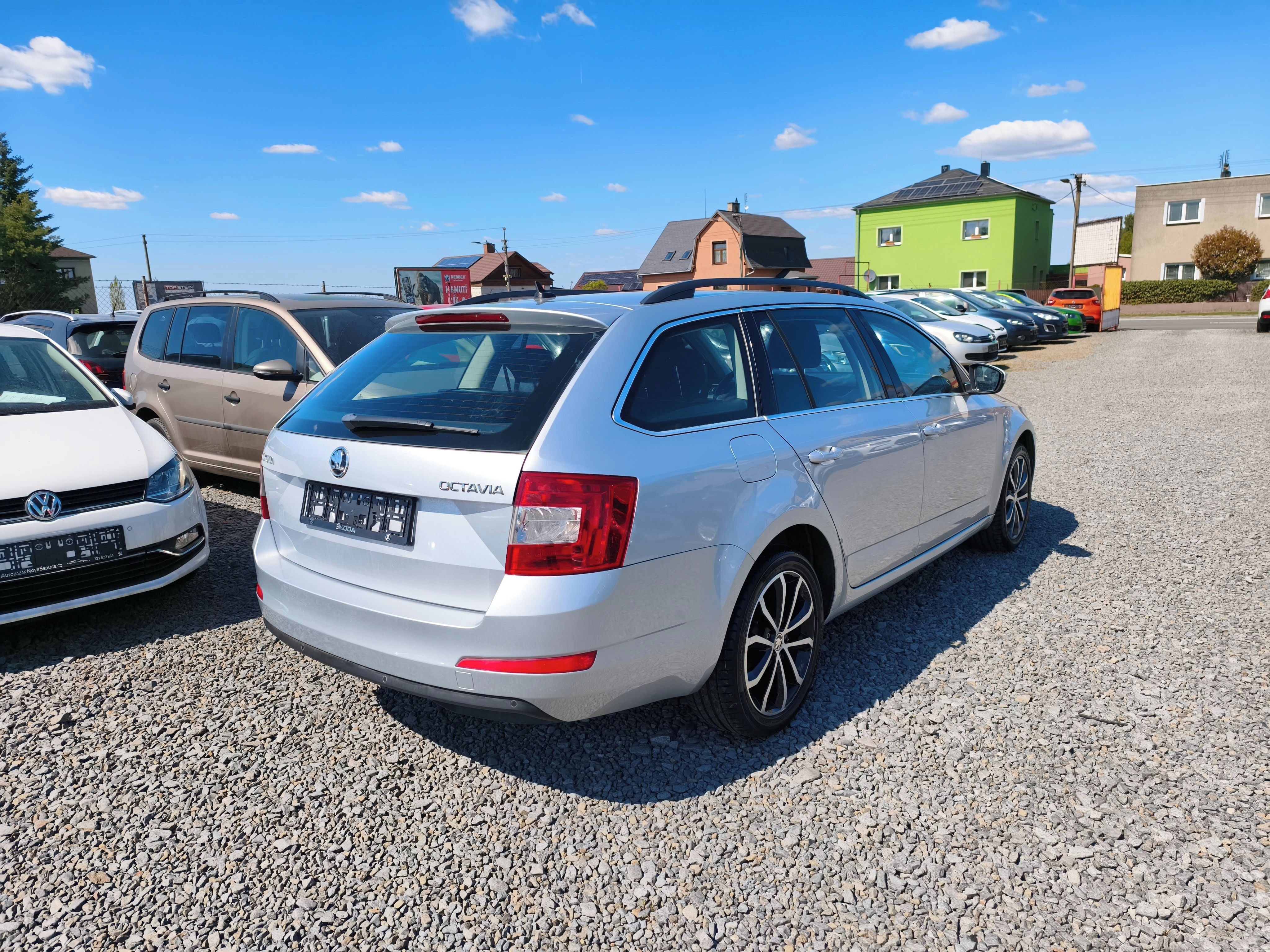 Škoda Octavia, 1.6 TDI Navi, Klima, Tempomat - fotka 6
