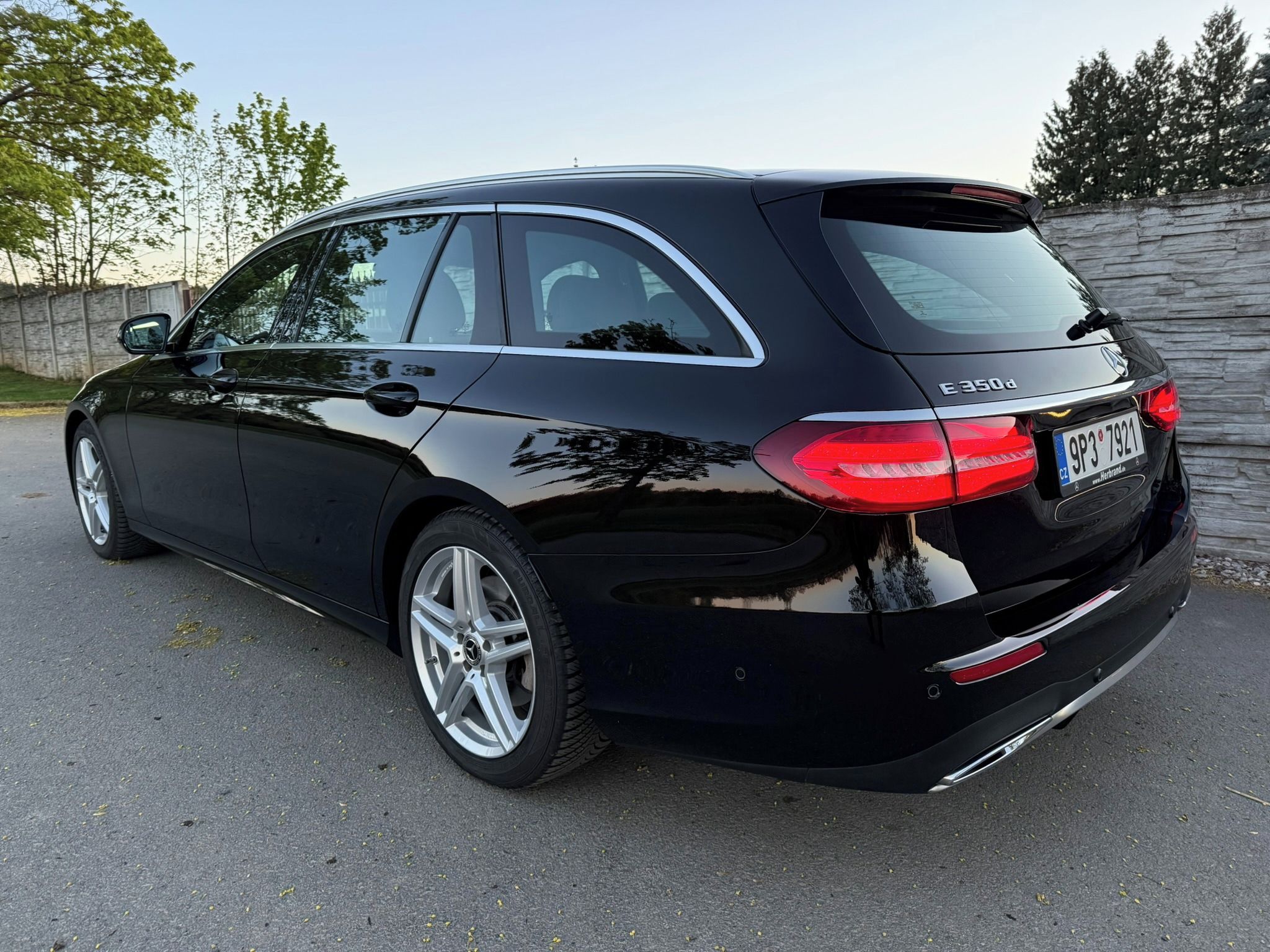 Mercedes-Benz Třídy E, E350d AMG paket S213 - fotka 3