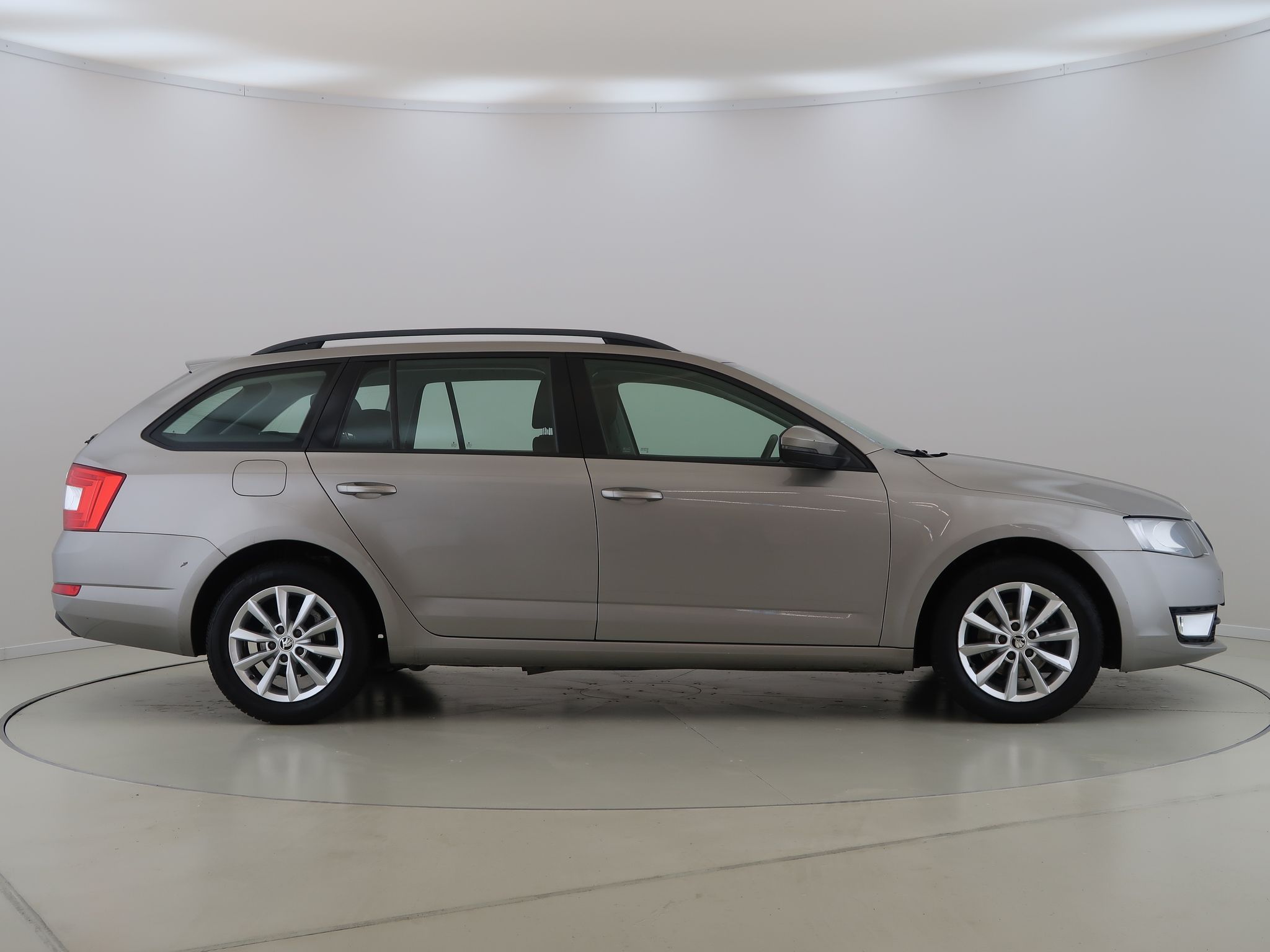 Škoda Octavia, 1.6TDI,81kW,CZ,Ambition - fotka 4