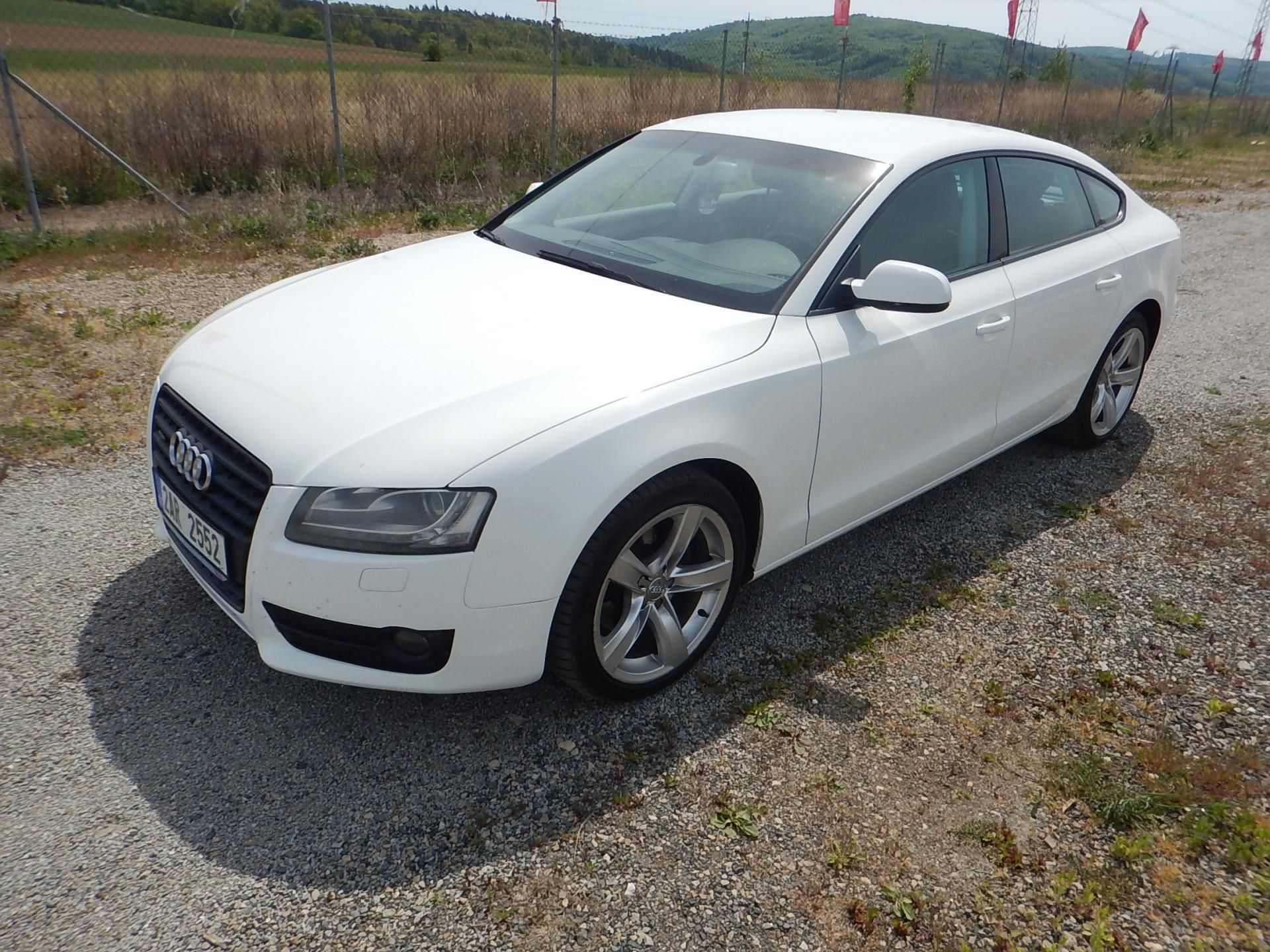 Audi A5, 2.0 TDI, MANUÁL, DIGIKLIMA - fotka 2
