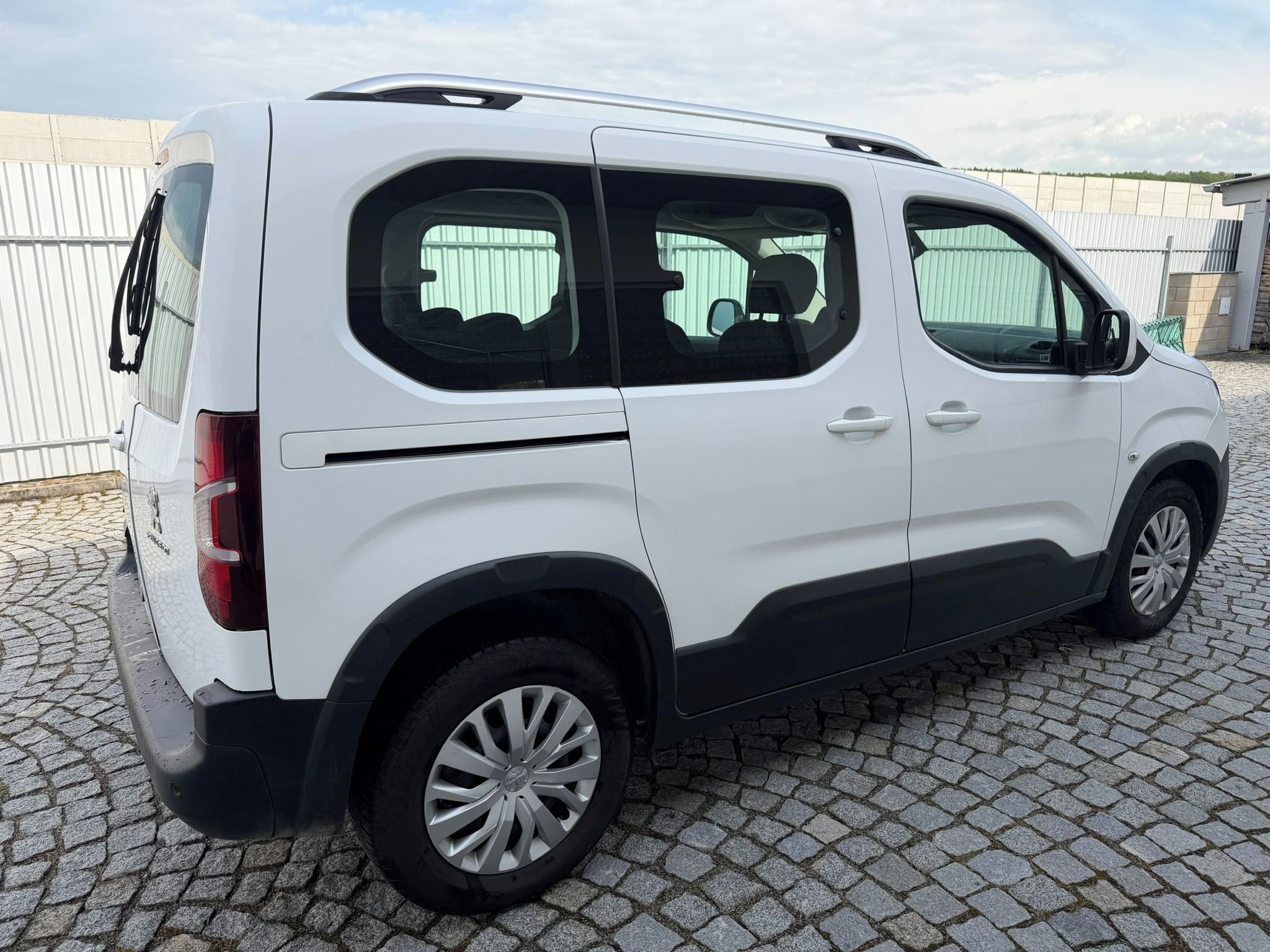 Peugeot Rifter, 1.2 PureTech 81 kW Active Plus - fotka 5
