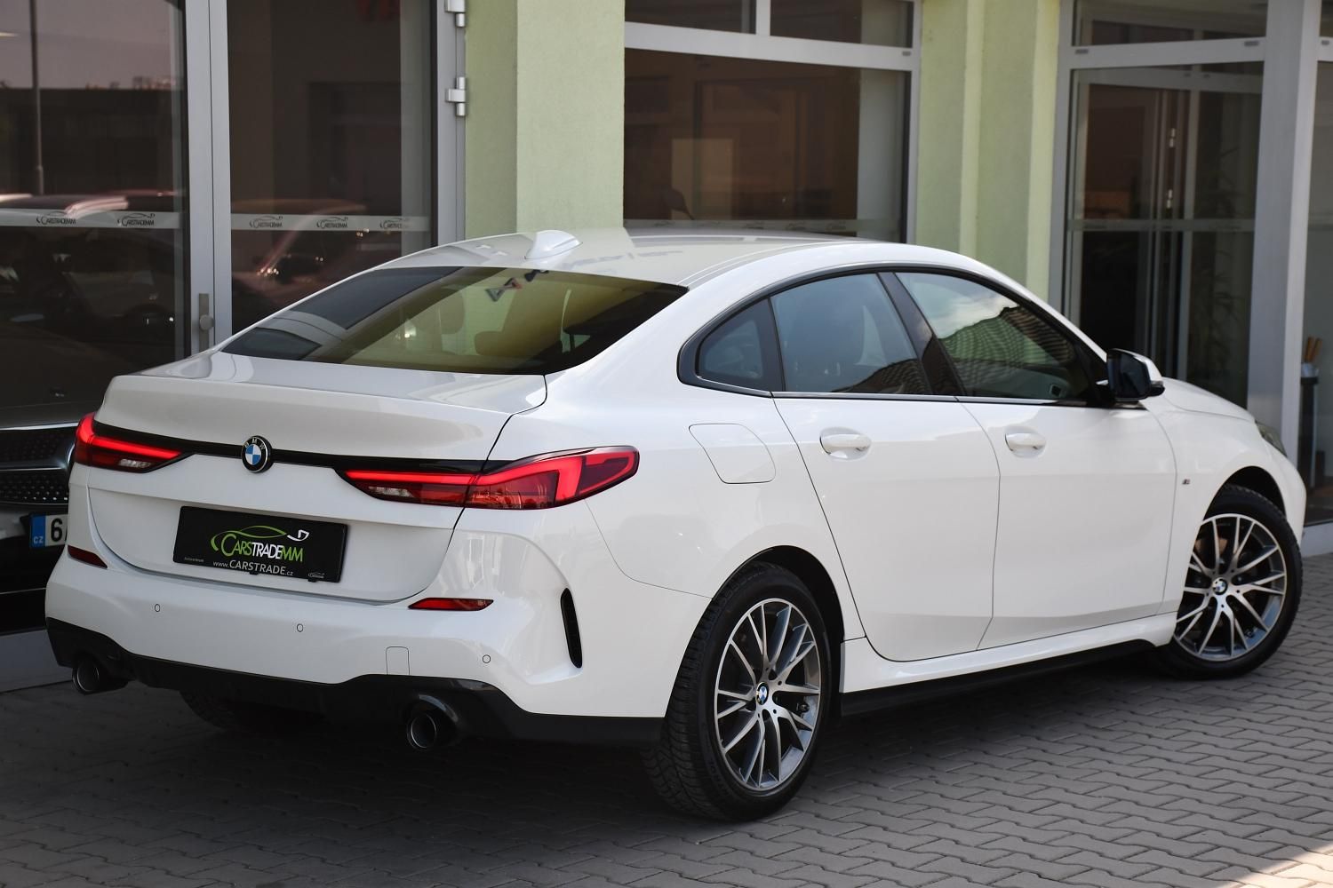 BMW Řada 2, 218d M-SPORT 1M ČR - fotka 4