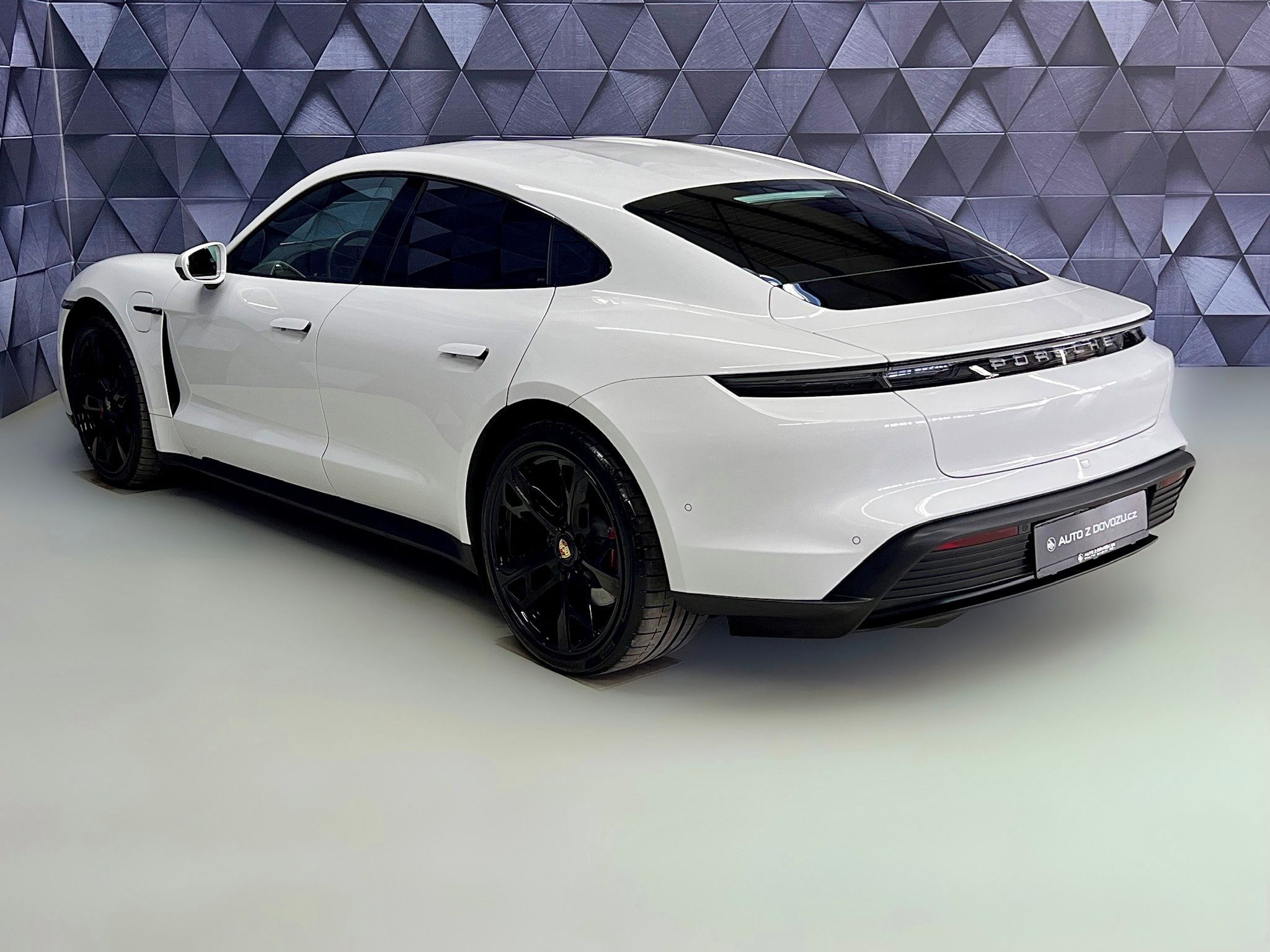 Porsche Taycan, 4S PERFORMANCE, VZDUCH, BOSE - fotka 4