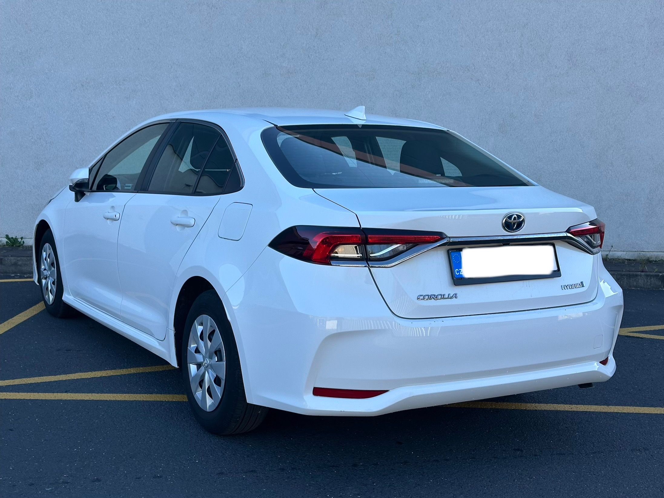 Toyota Corolla, Hybrid,1.maj.Čr,DPH - fotka 6
