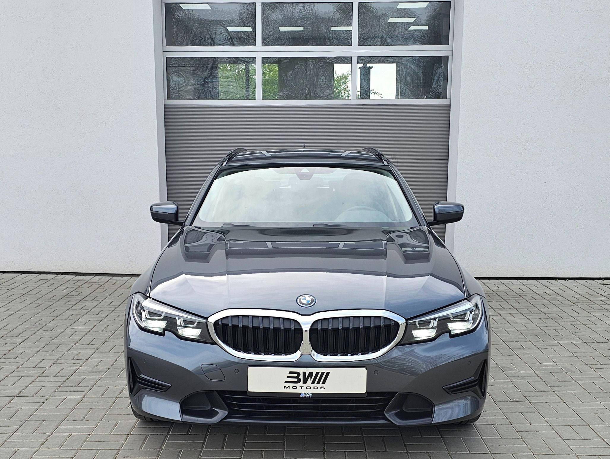 BMW Řada 3, 330e SportLine - fotka 2
