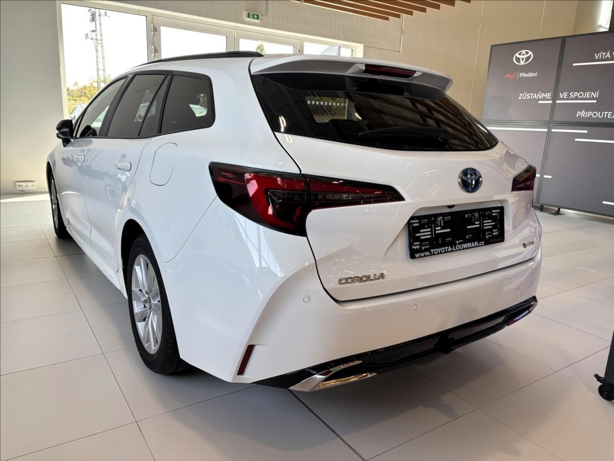 Toyota Corolla, 1,8   TS Comfort Tech HEV - fotka 4
