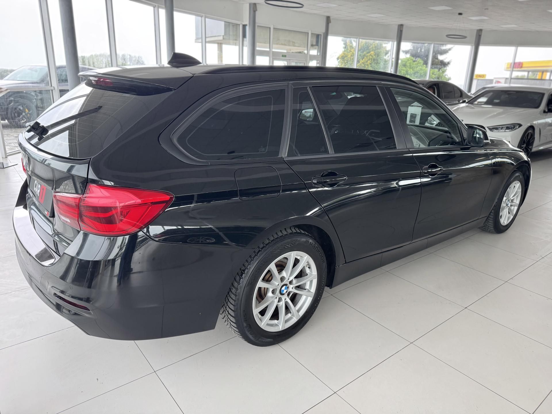 BMW Řada 3, 320d 140kW*AUT*LED*Nav*El.Kufr - fotka 5