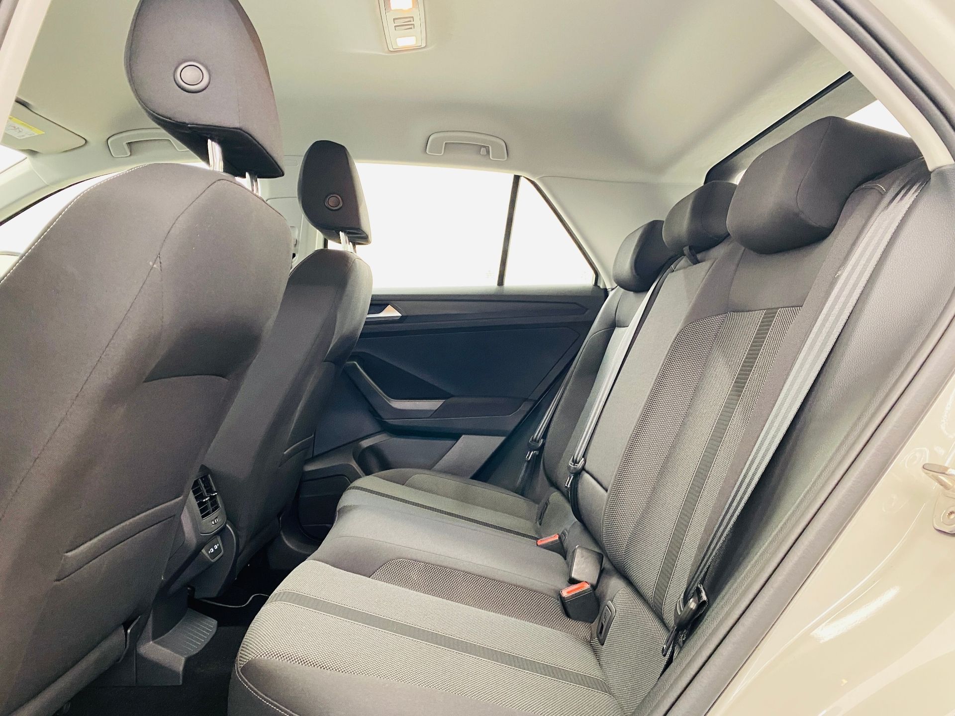 Volkswagen T-Roc, 1.0 TSI 81kW Life - fotka 6