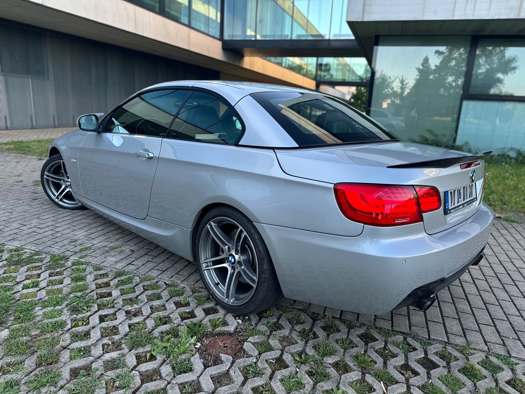 BMW Řada 3 - fotka 2
