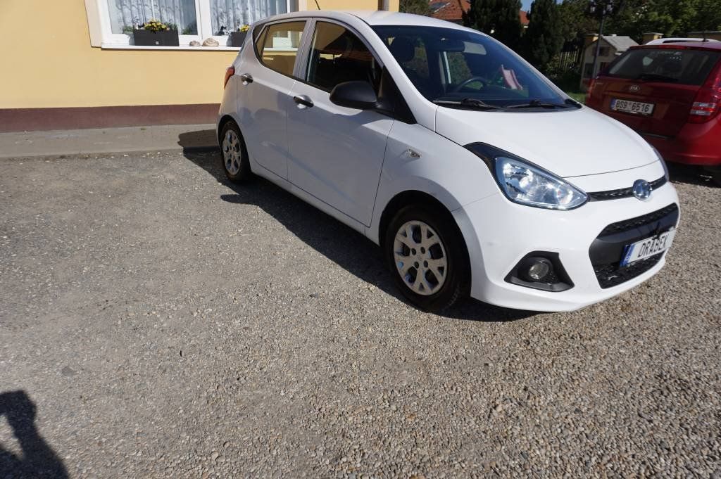 Hyundai i10, 1,0 1 MAJ V ČR - fotka 2