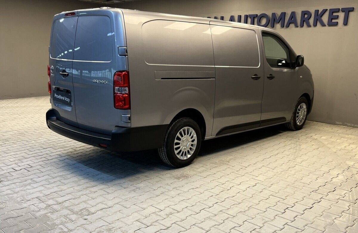 Toyota Proace, 2.0 COMFORT L2 - fotka 2