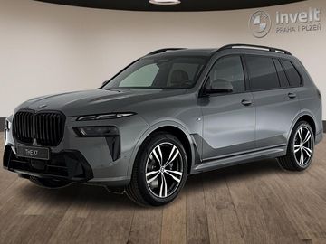 xDrive40i
