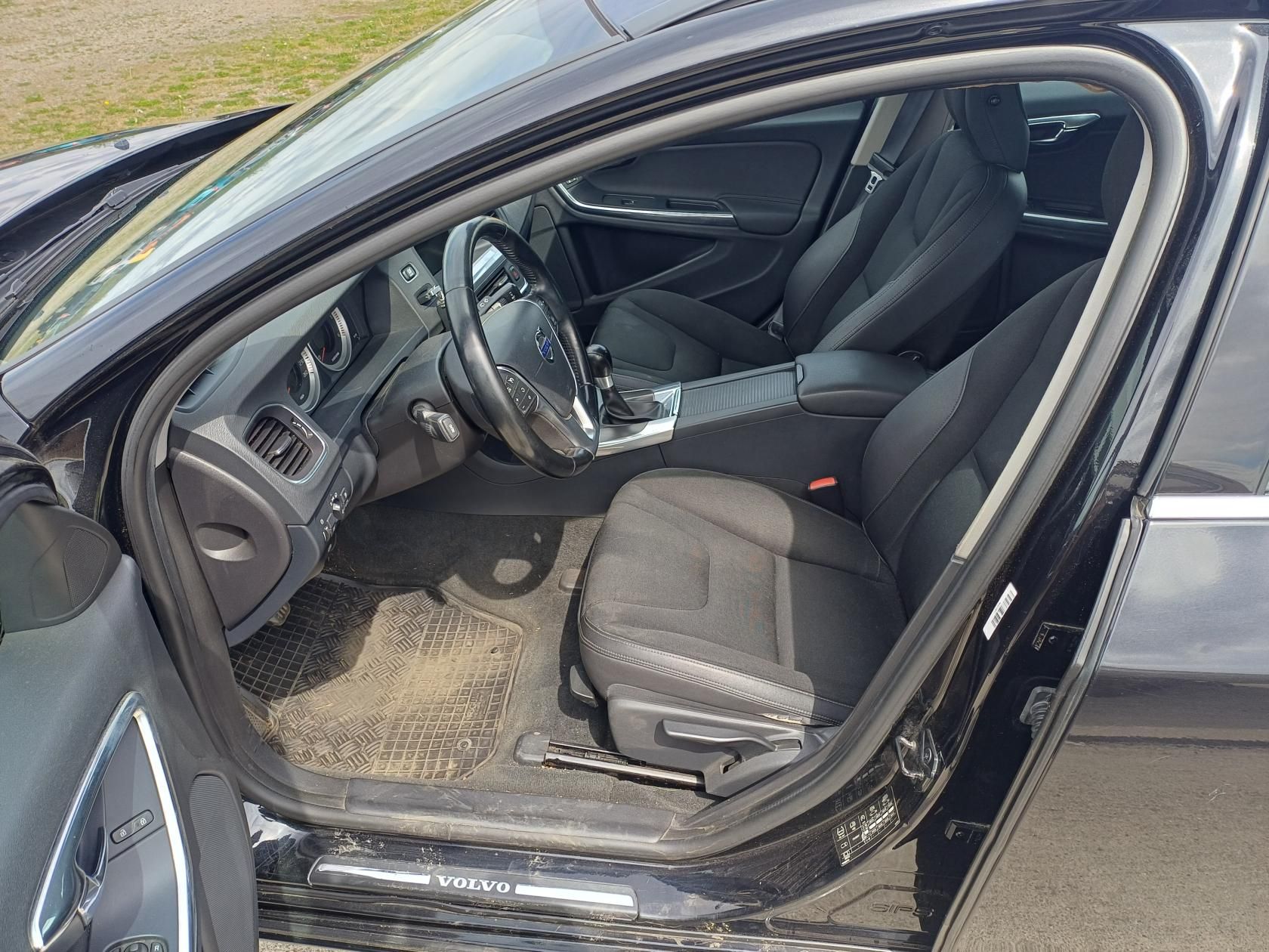 Volvo V60, 1.6 D2 84kW Klima - fotka 5