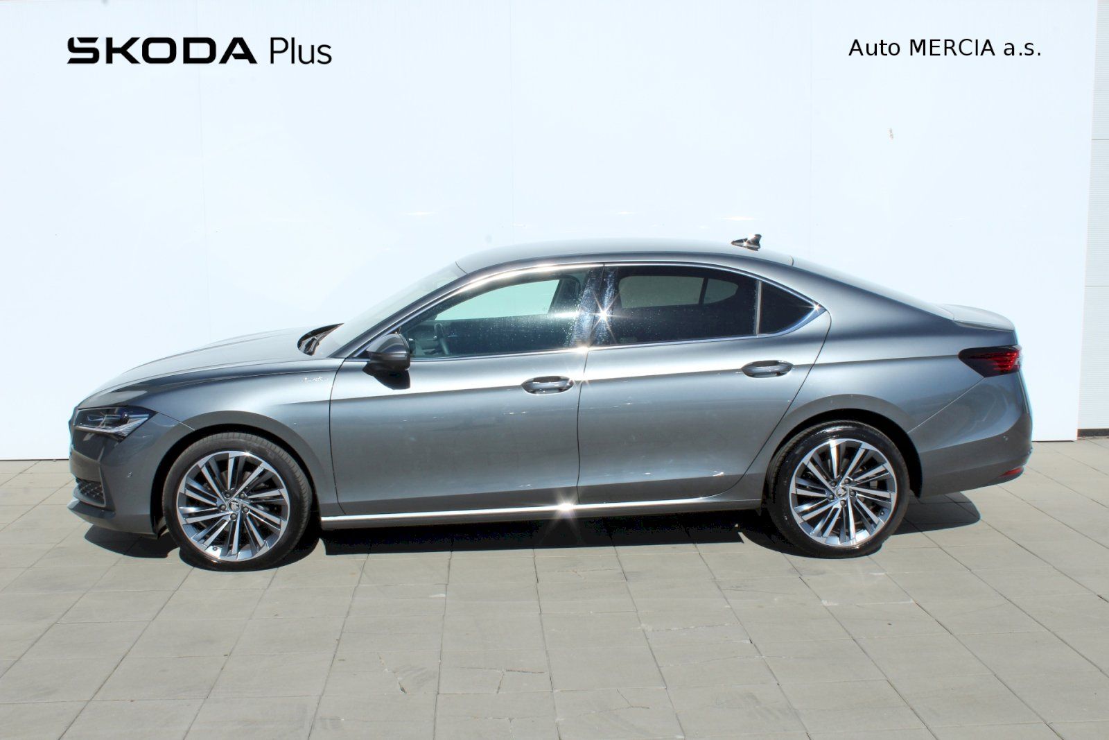 Škoda Superb, SUPERB L K TD 110/2.0 A7F - fotka 3