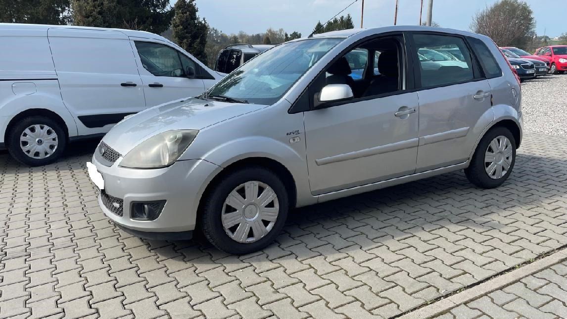 Ford Fiesta, 1.3i 51KW // AC // VYH.SKLO // - fotka 2