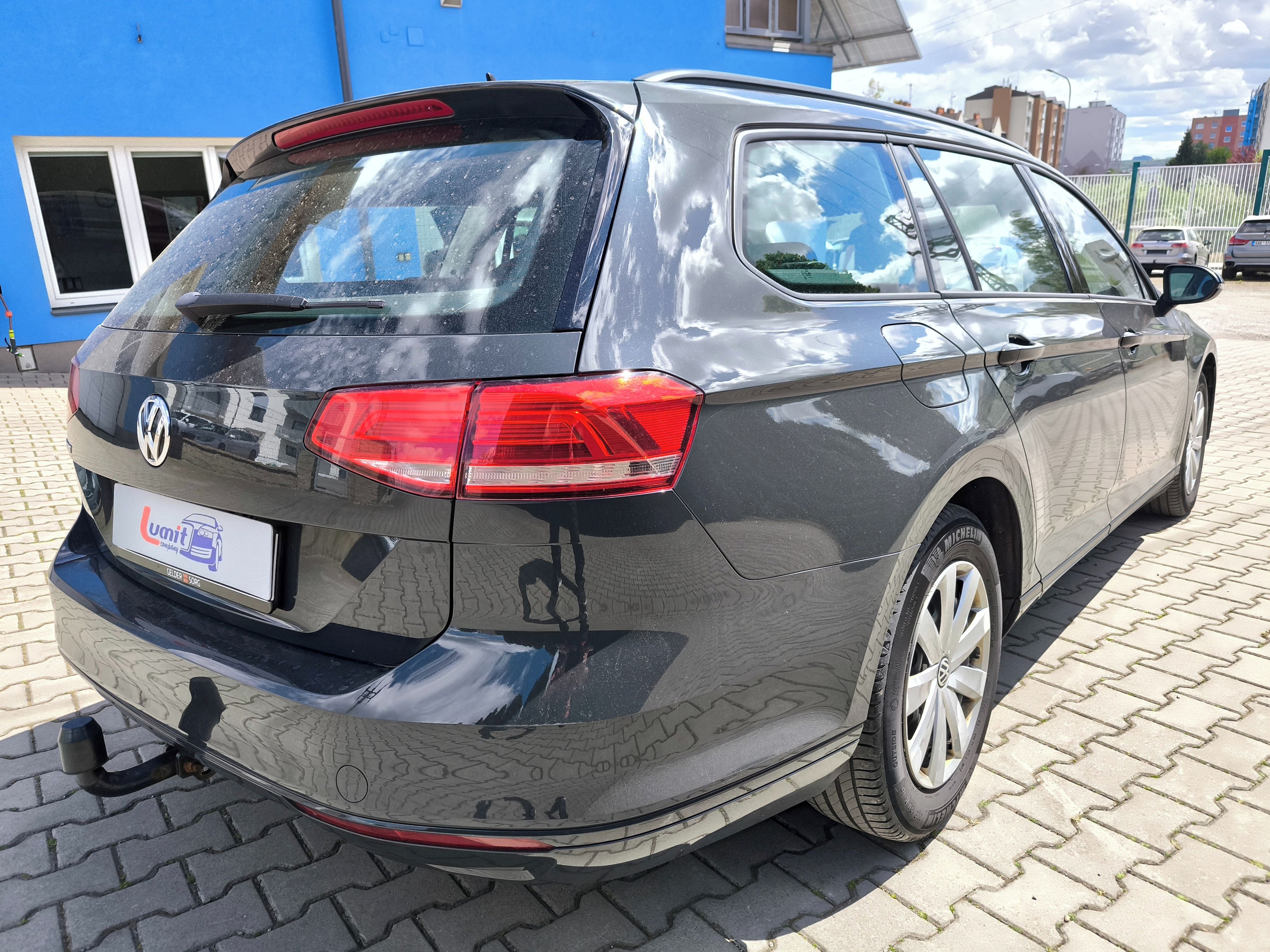 Volkswagen Passat, 2.0 TDi Trendline - fotka 5
