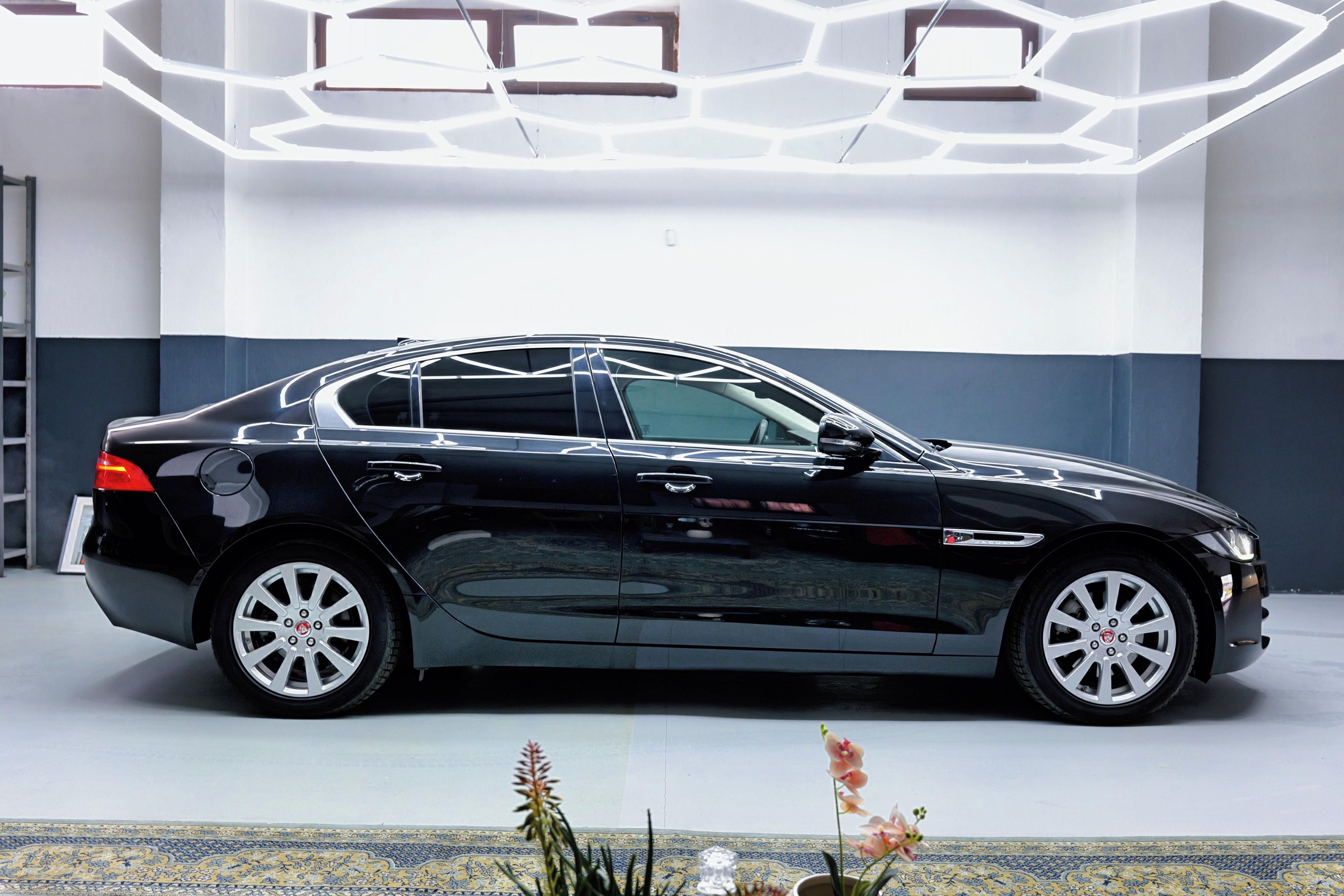Jaguar XE, bohatá výbava - fotka 5
