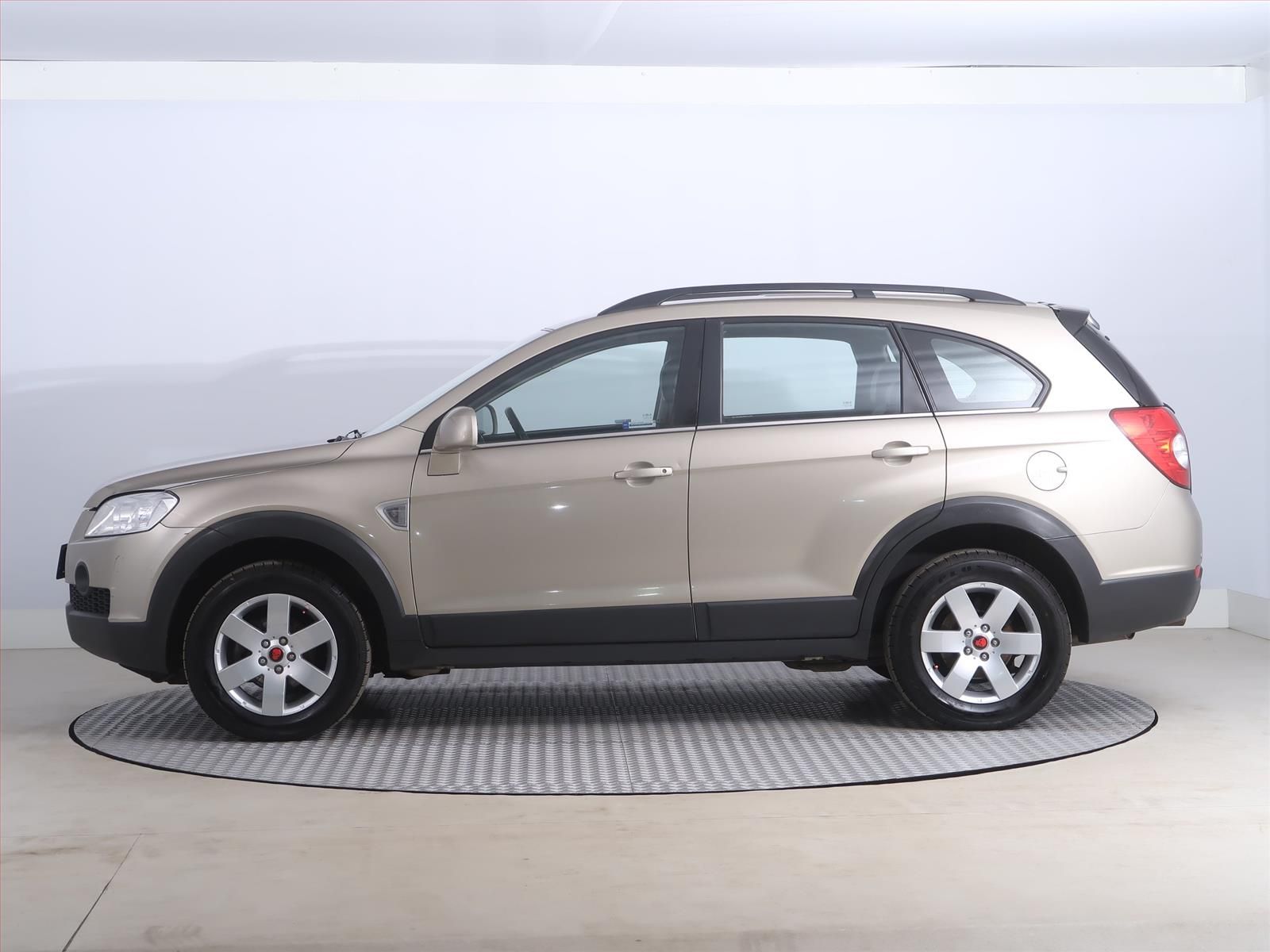 Chevrolet Captiva, 2.0 D, 4X4, 7 míst - fotka 3