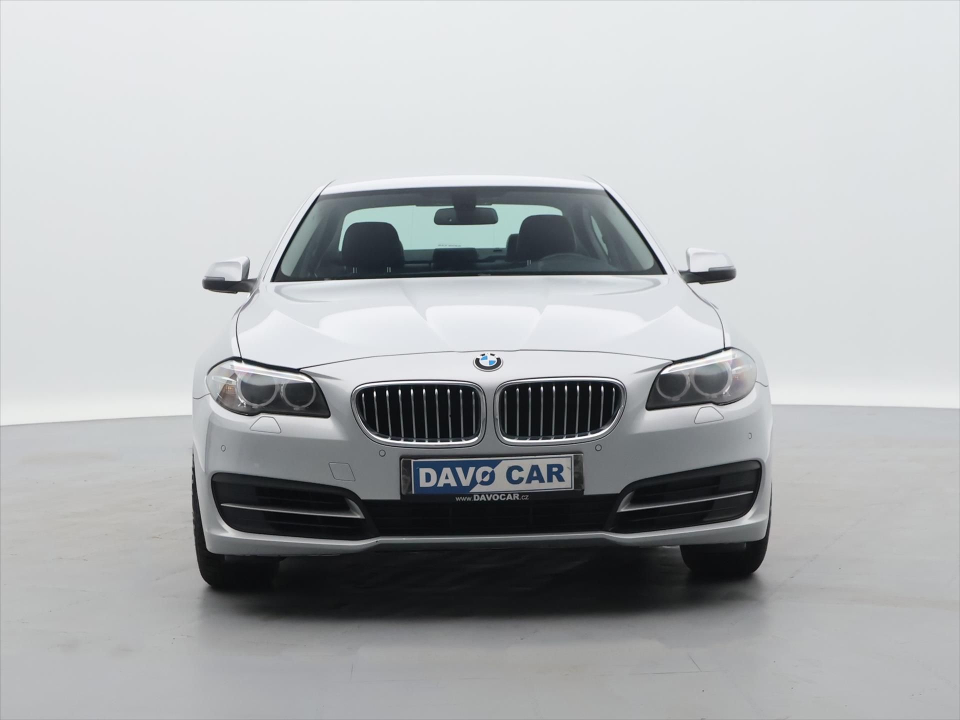 BMW Řada 5, 2,0 525da 160kW xDrive CZ - fotka 2