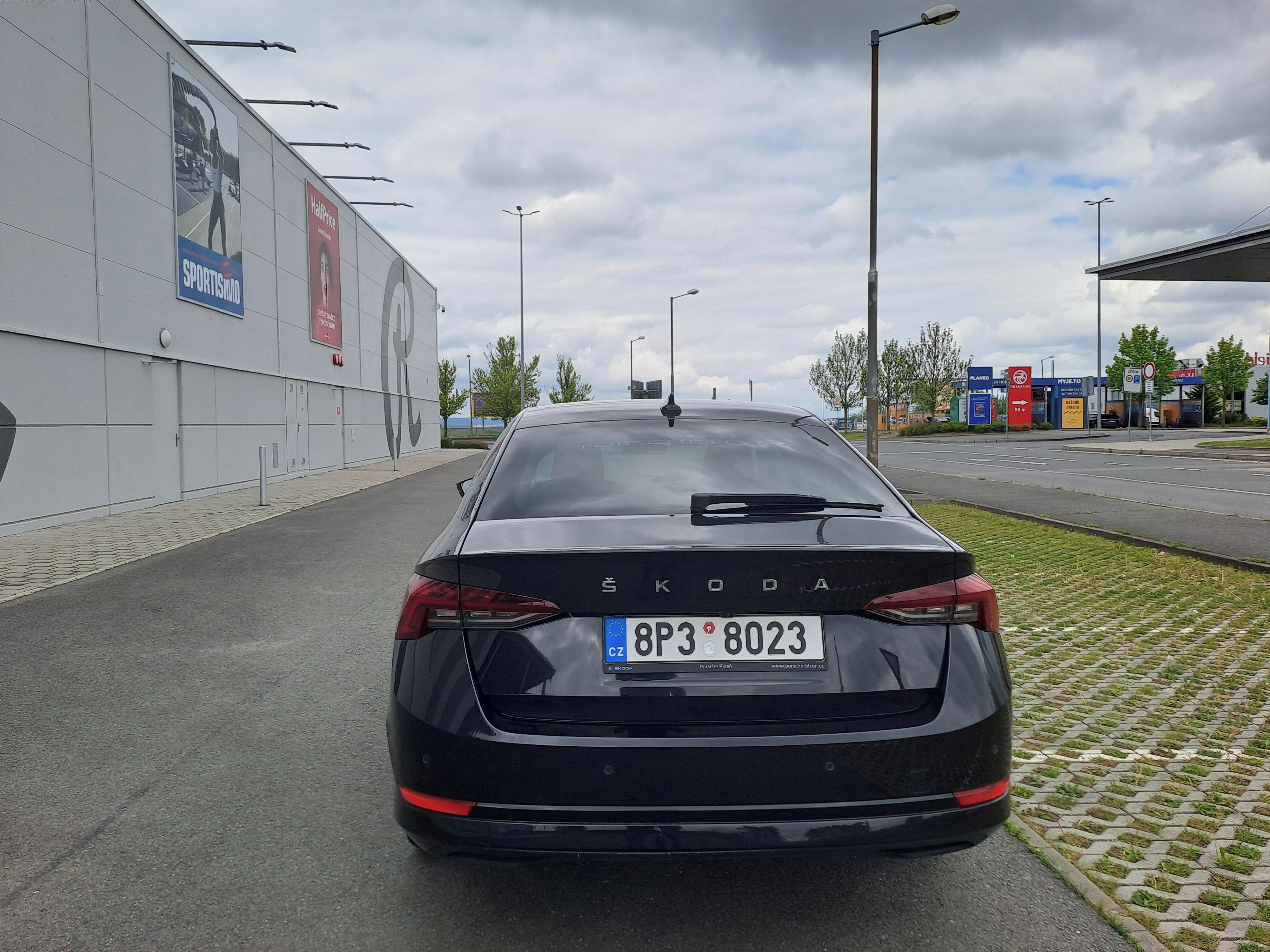 Škoda Octavia, 2.0TDI 1.MAJ ELEGANCE! KRÁSNÁ! - fotka 6