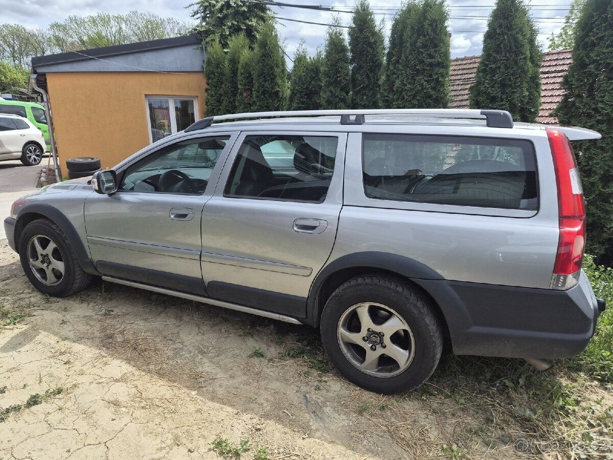 Volvo XC70, CROSS COUNTRY MANUAL - fotka 3
