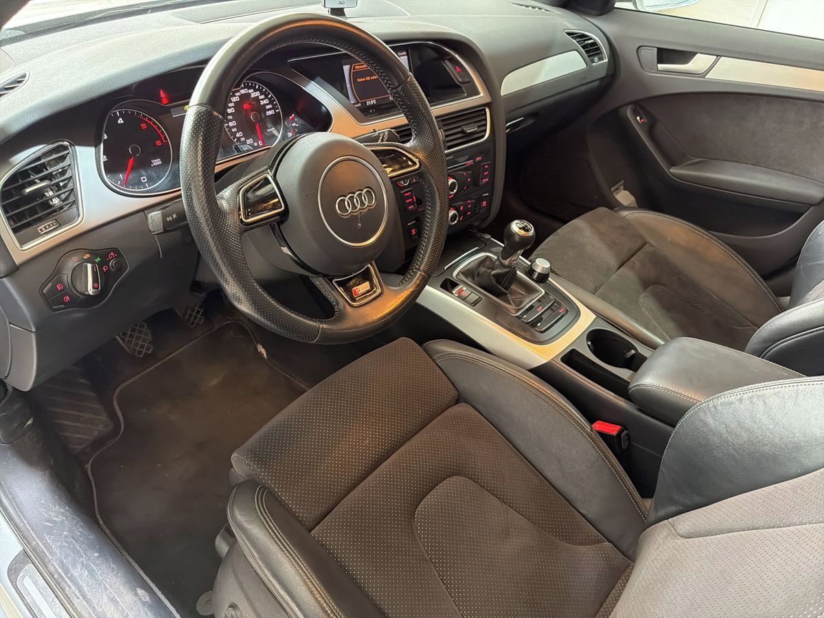 Audi A4, 2.0 Tdi 130KW 3X S-LINE 157tkm - fotka 3