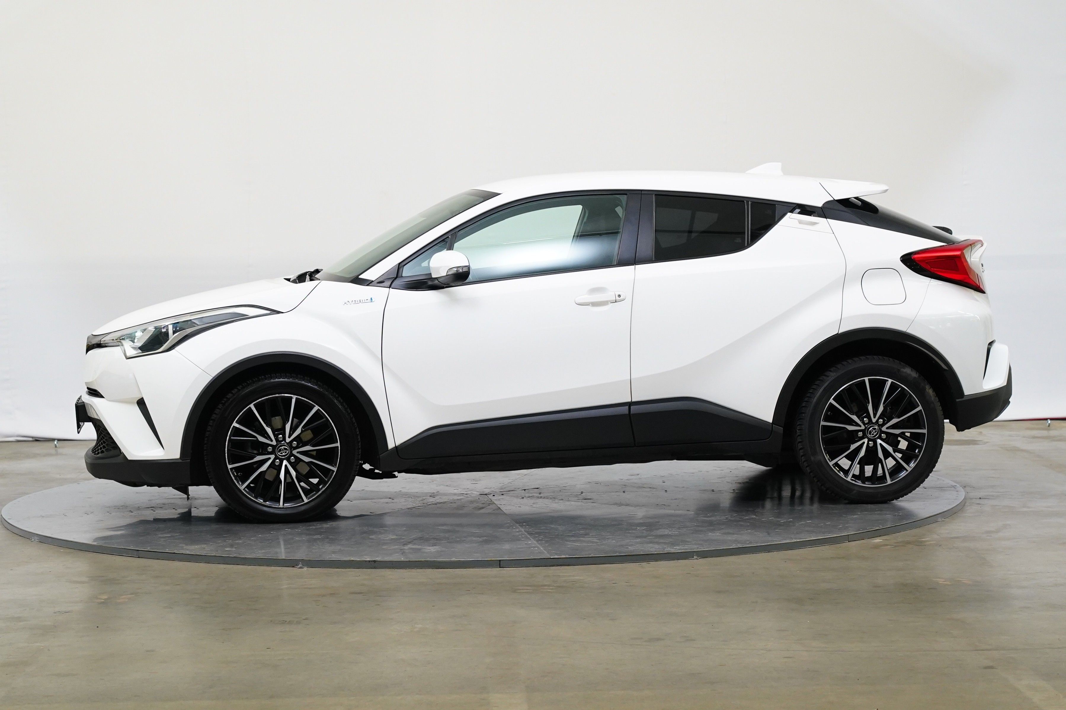 Toyota C-HR, 1.8 Hybrid 90 kW Flow - fotka 3