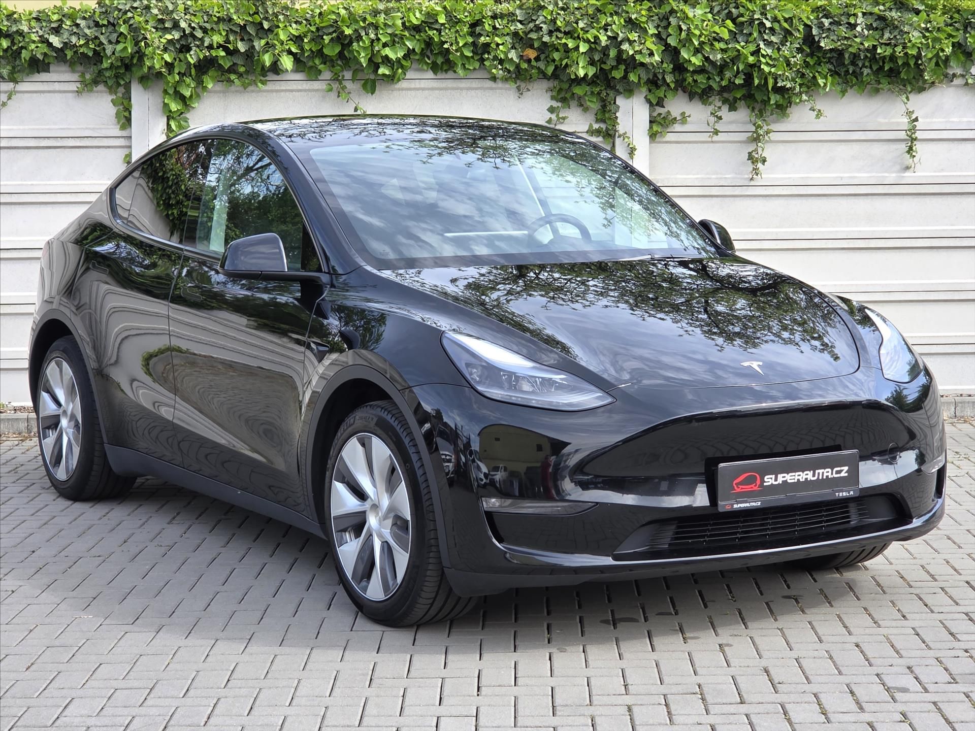 Tesla Model Y, 378kW 4x4 LR Tažné z. 1.maj  A