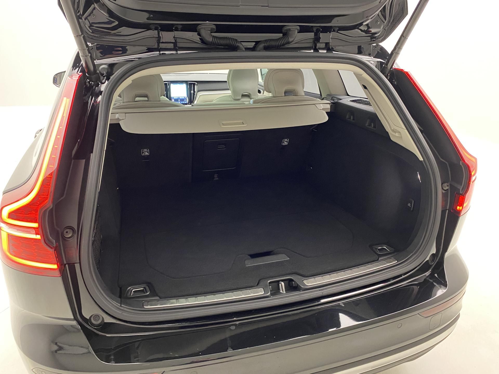 Volvo V60, T6 AWD RECHARGE BRIGHT ULTRA - fotka 6