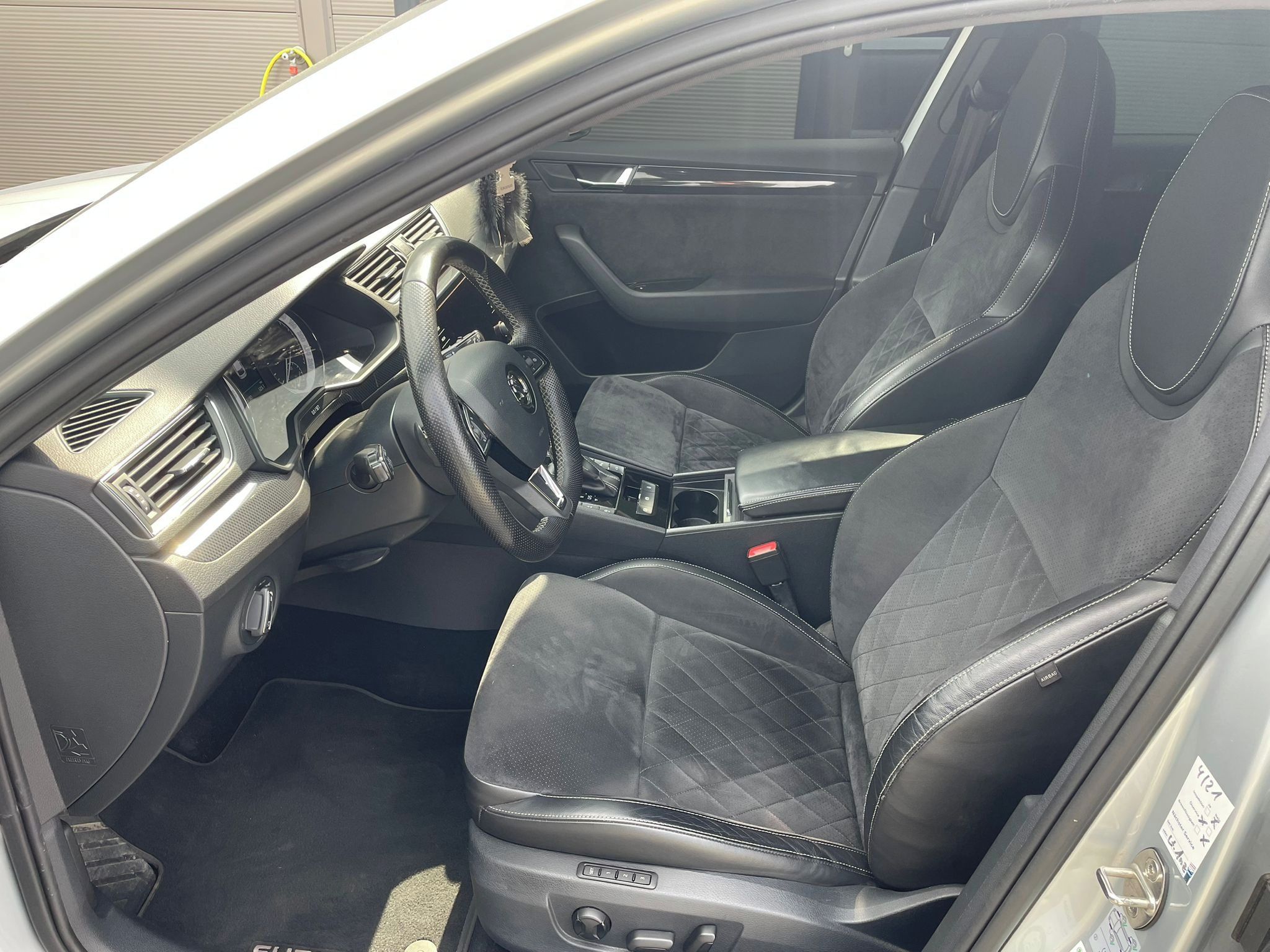 Škoda Superb, Sportline 2.0Tdi DSG WEBASTO - fotka 5