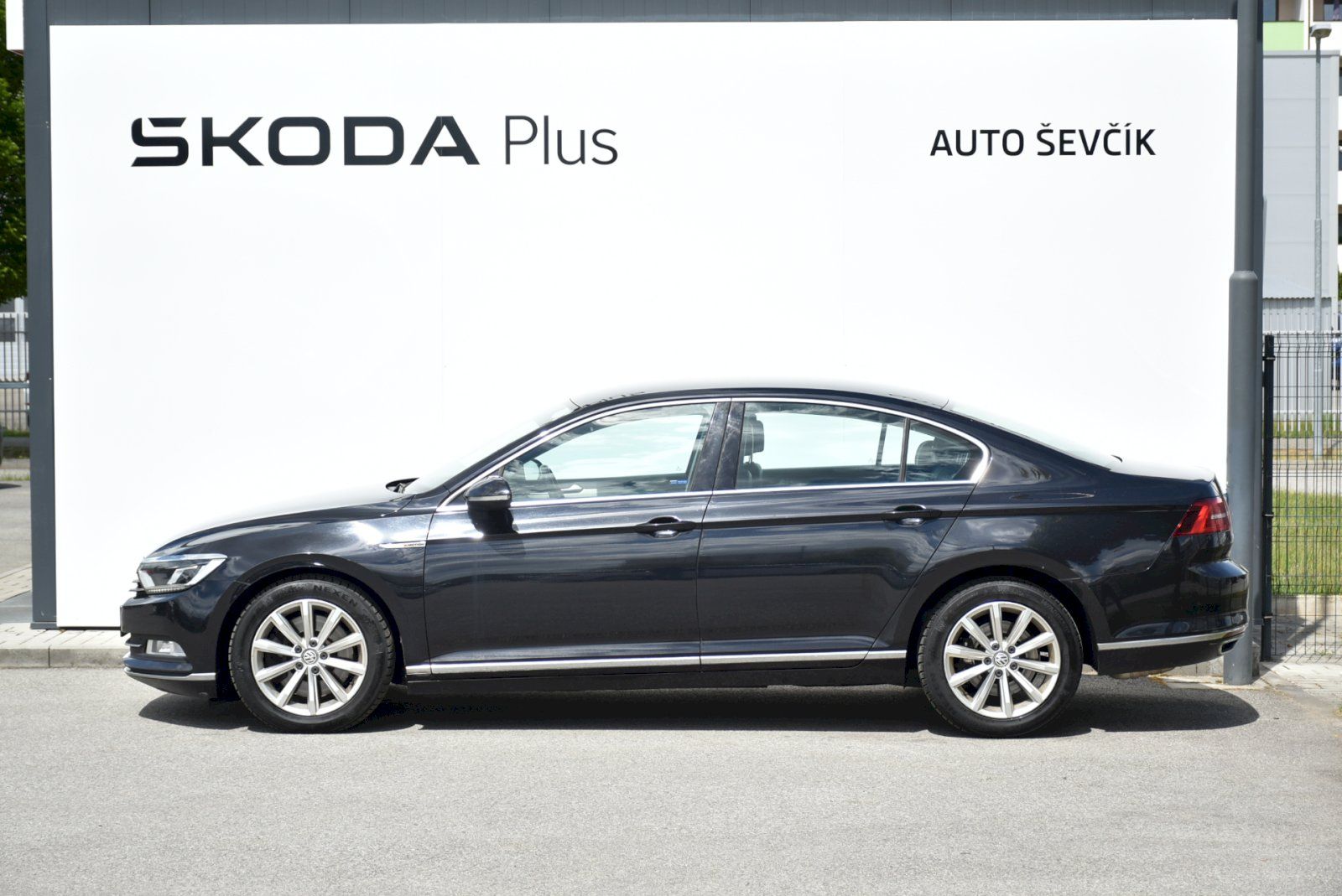 Volkswagen Passat, HIGHLINE 2.0 BiTDI 176kW DSG 4 - fotka 3