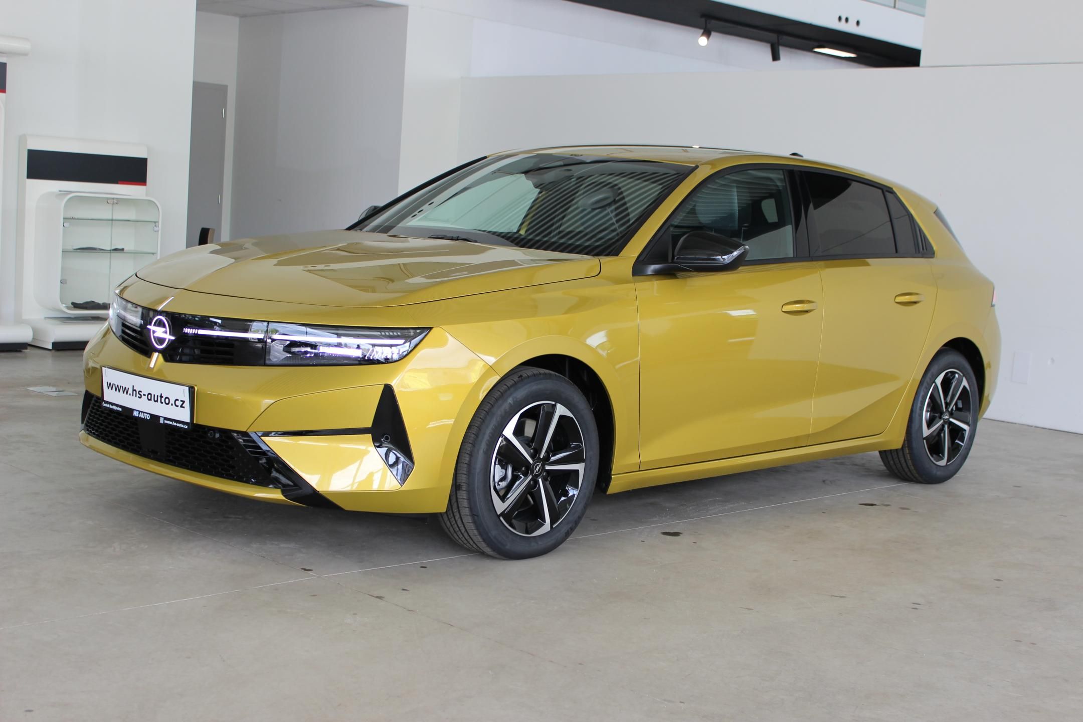 Opel Astra, HB 1.2 HYBRID - fotka 3