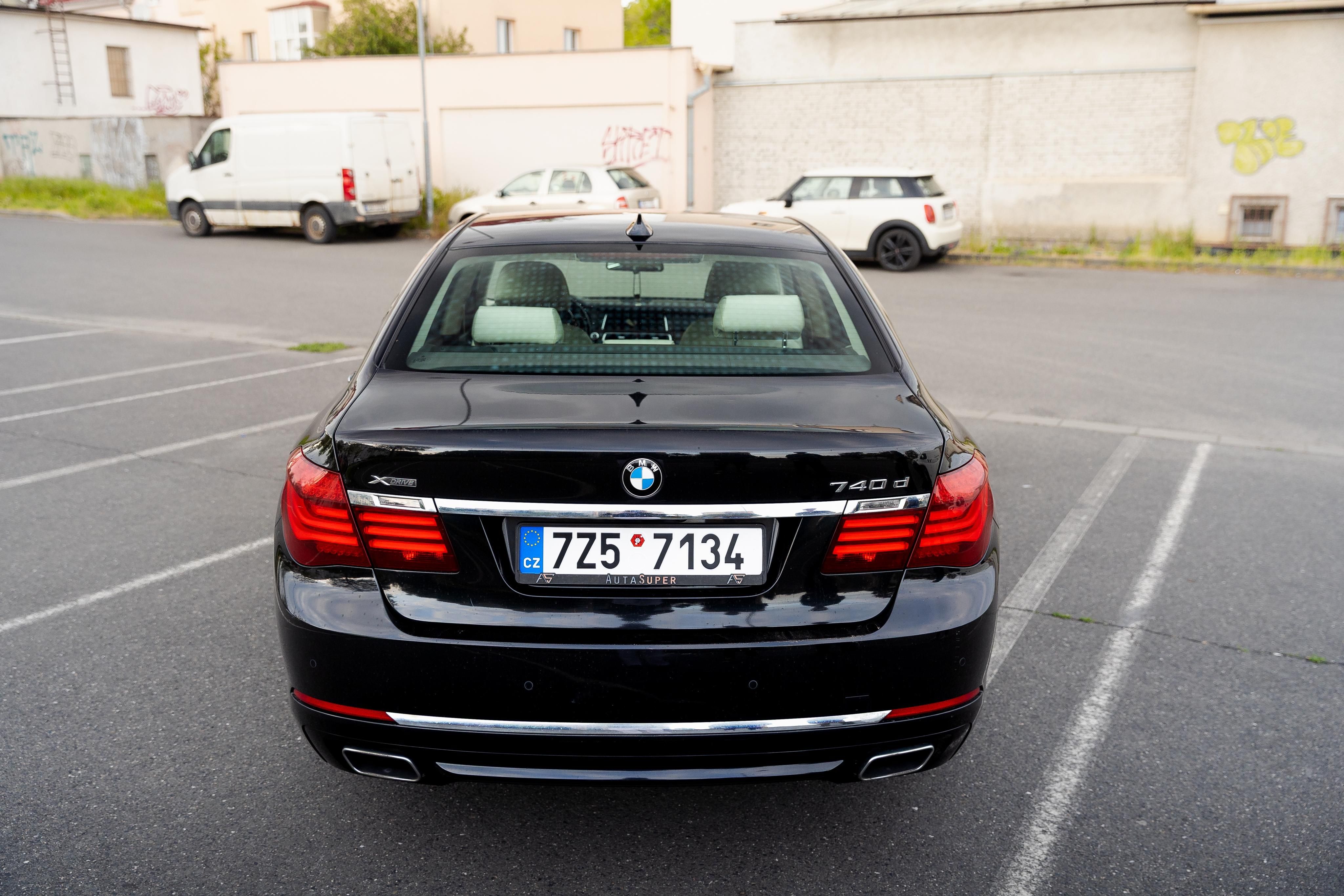 BMW Řada 7, BMW 740d xDrive (F01 LCI) - fotka 2
