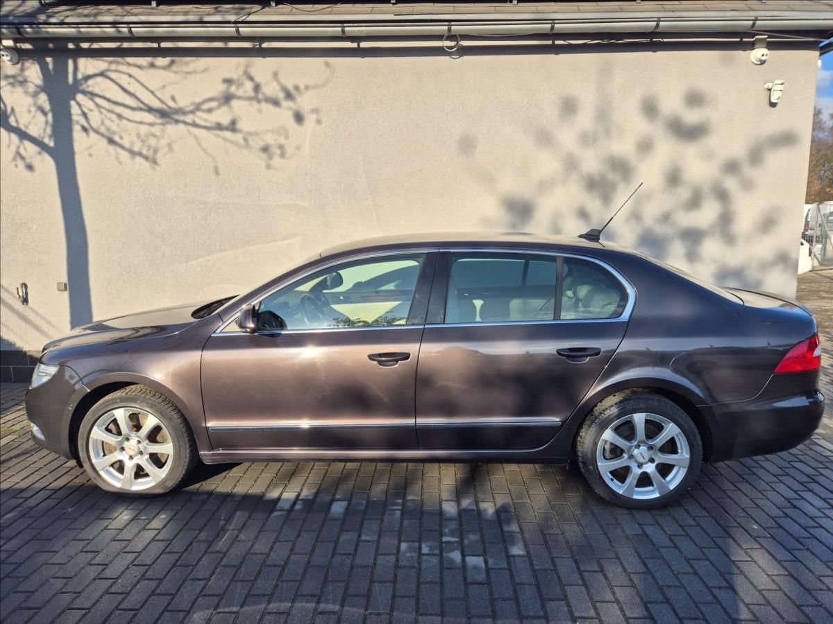 Škoda Superb, 3,6 FSi V6 DSG 4x4 106Tis.Km!! - fotka 3