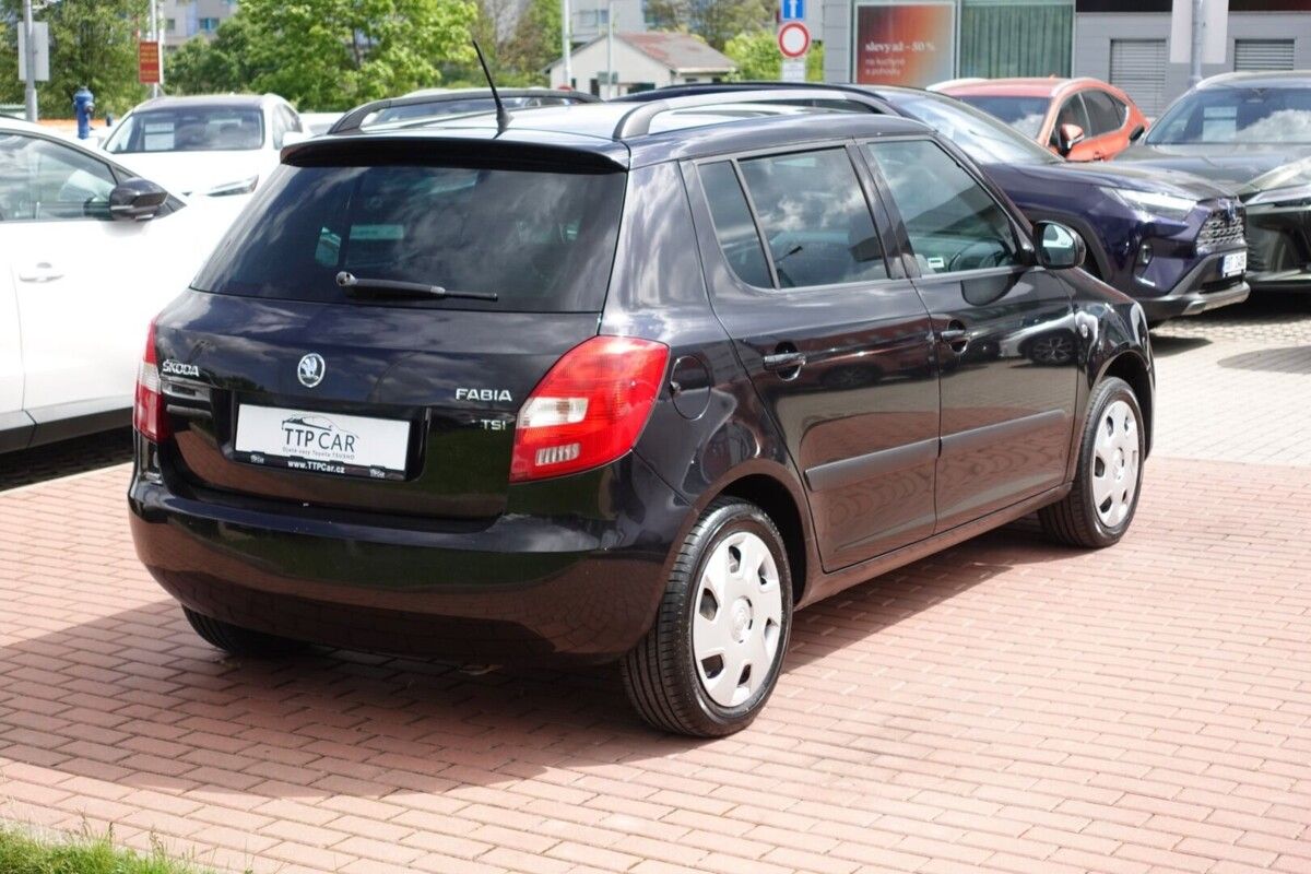 Škoda Fabia, 1,2 63kW Ambition Plus - fotka 4