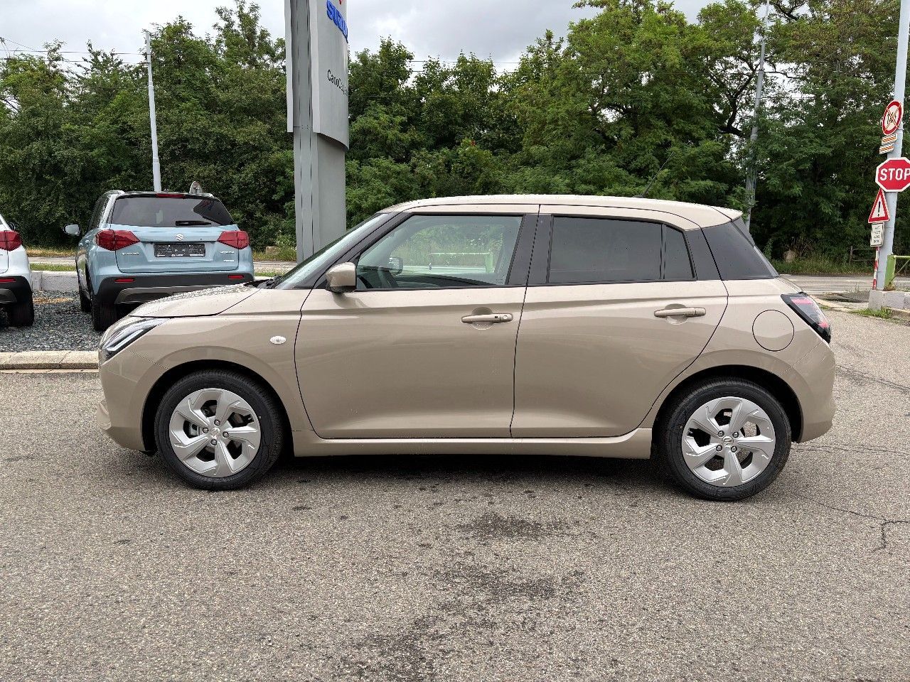 Suzuki Swift, Premium 1,2 DualJet automat - fotka 4
