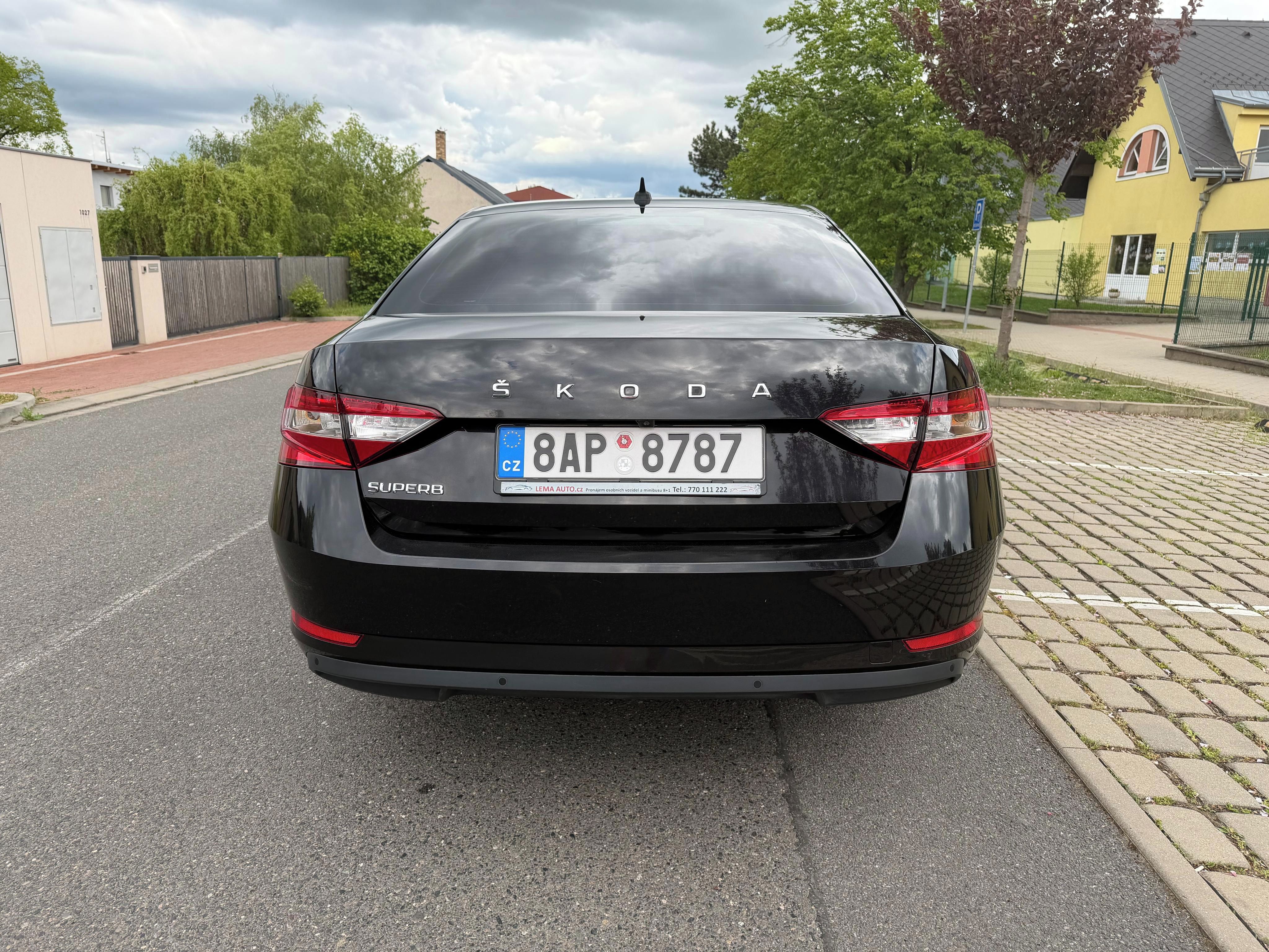Škoda Superb, 2.0TDi, 110KW, DSG, KOUP. V ČR - fotka 4